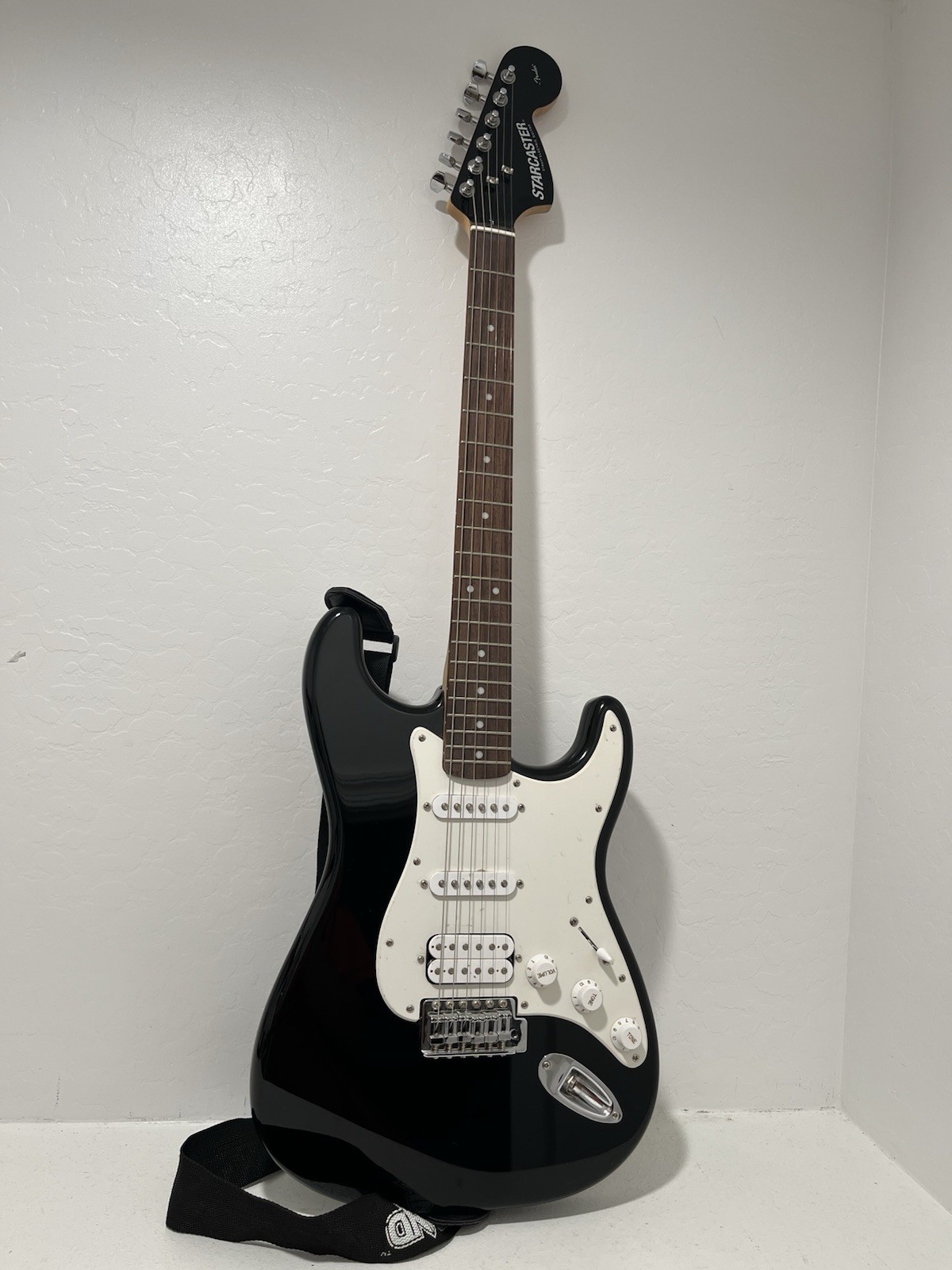 Starcaster By Fender Electric Guitar Rockband Edition -RARE- Tested Starcaster By Fender Electric Guitar Rockband Edition -RARE- Tested