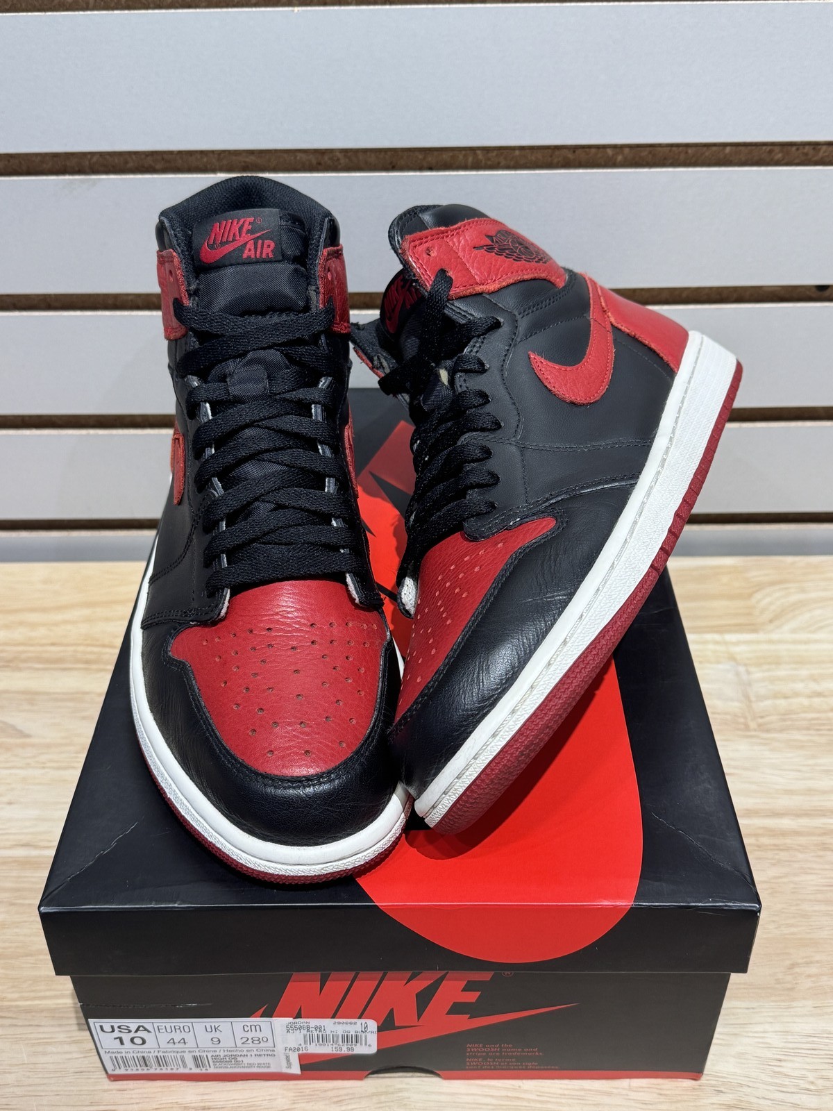Size 10M/11.5W - Jordan 1 Retro High Bred Banned (2016) Sz 10 555088-001 Pre-Own