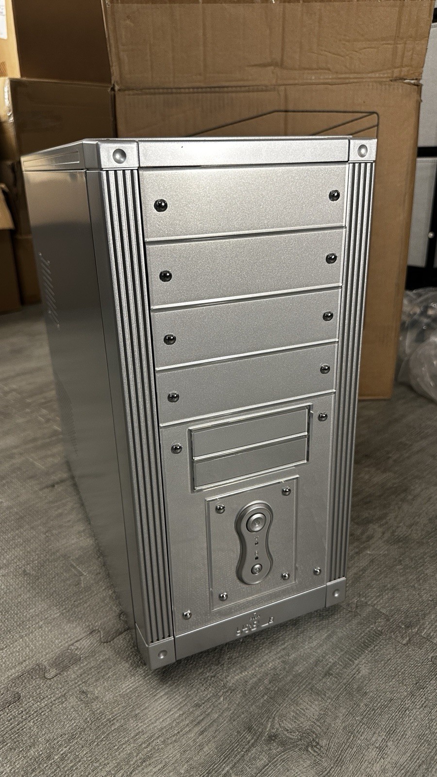 Power Up GEN-1000 Silver ATX Mid Tower PC Case Vintage Retro Gaming NOS TY-09SL