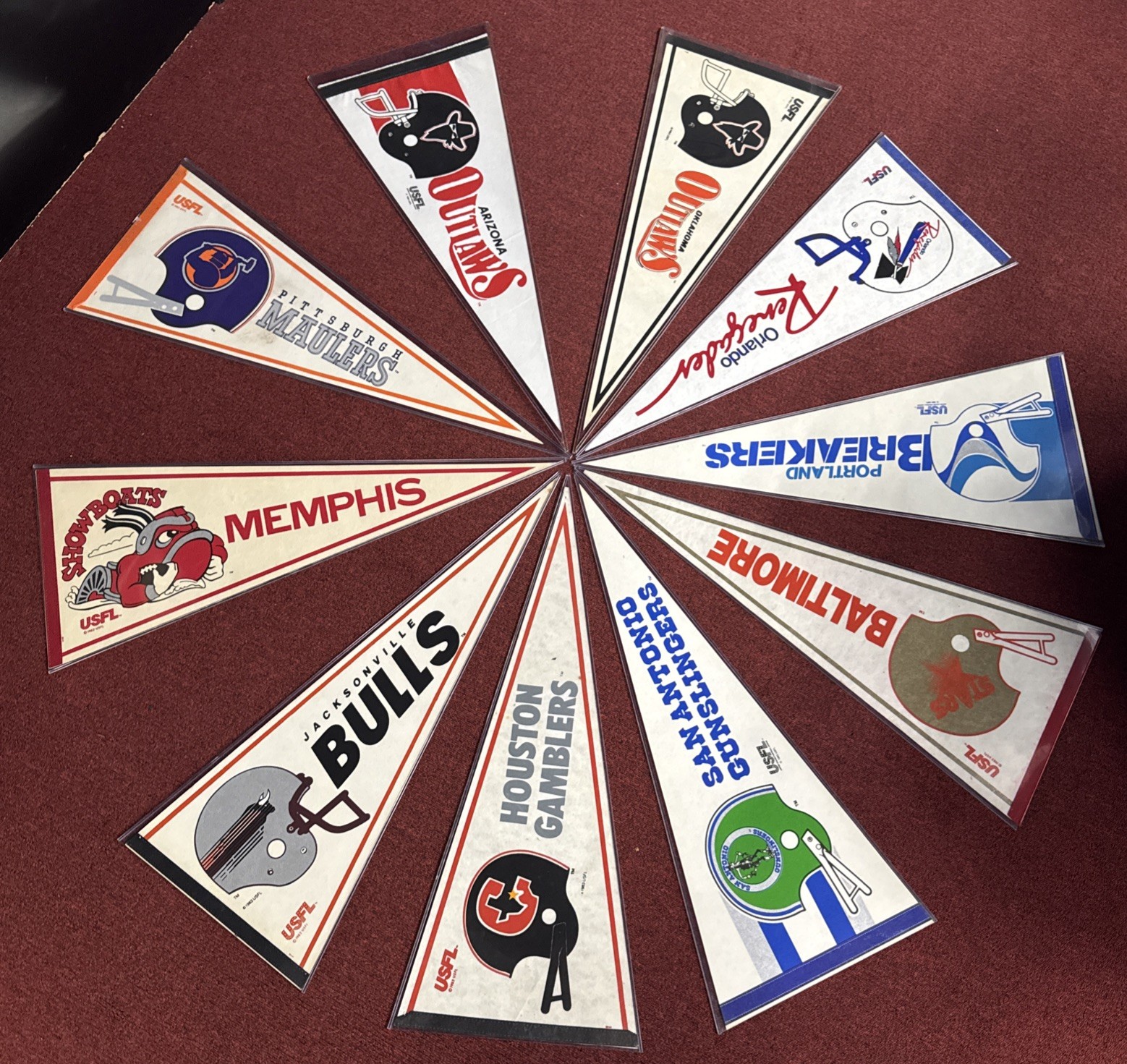 Vintage 1984-85 USFL Pennant Lot Of 10 Expansion/Renamed Teams W/ Hard Covers