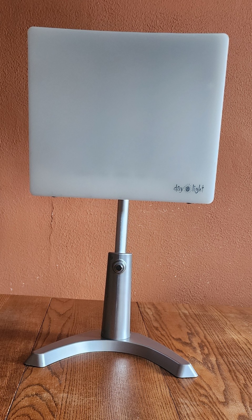 Carex Day Light Classic Plus Light Therapy Lamp DL93011 10000 Lux NEW IN BOX