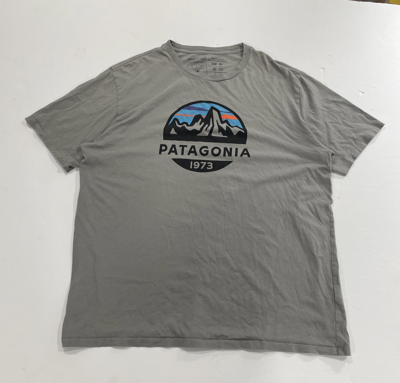 Patagonia Men\'s Fitz Roy Scope Organic T-Shirt Size Large Regular Short Sleeve Patagonia Men\'s Fitz Roy Scope Organic T-Shirt Size Large Regular Short Sleeve