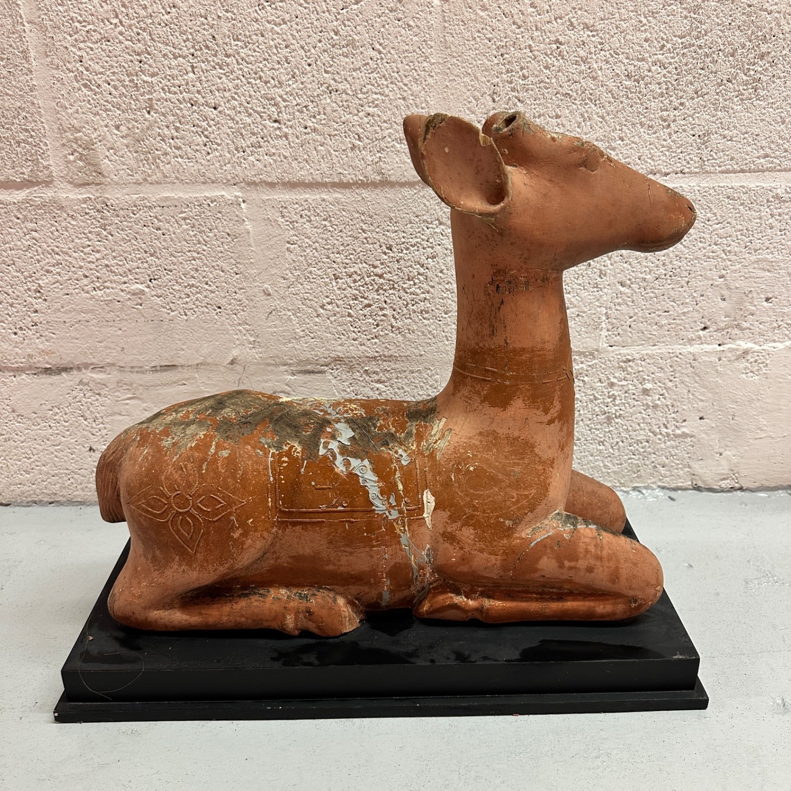 Large Vintage Wooden Reclining Deer Sculpture 20\ Large Vintage Wooden Reclining Deer Sculpture 20\