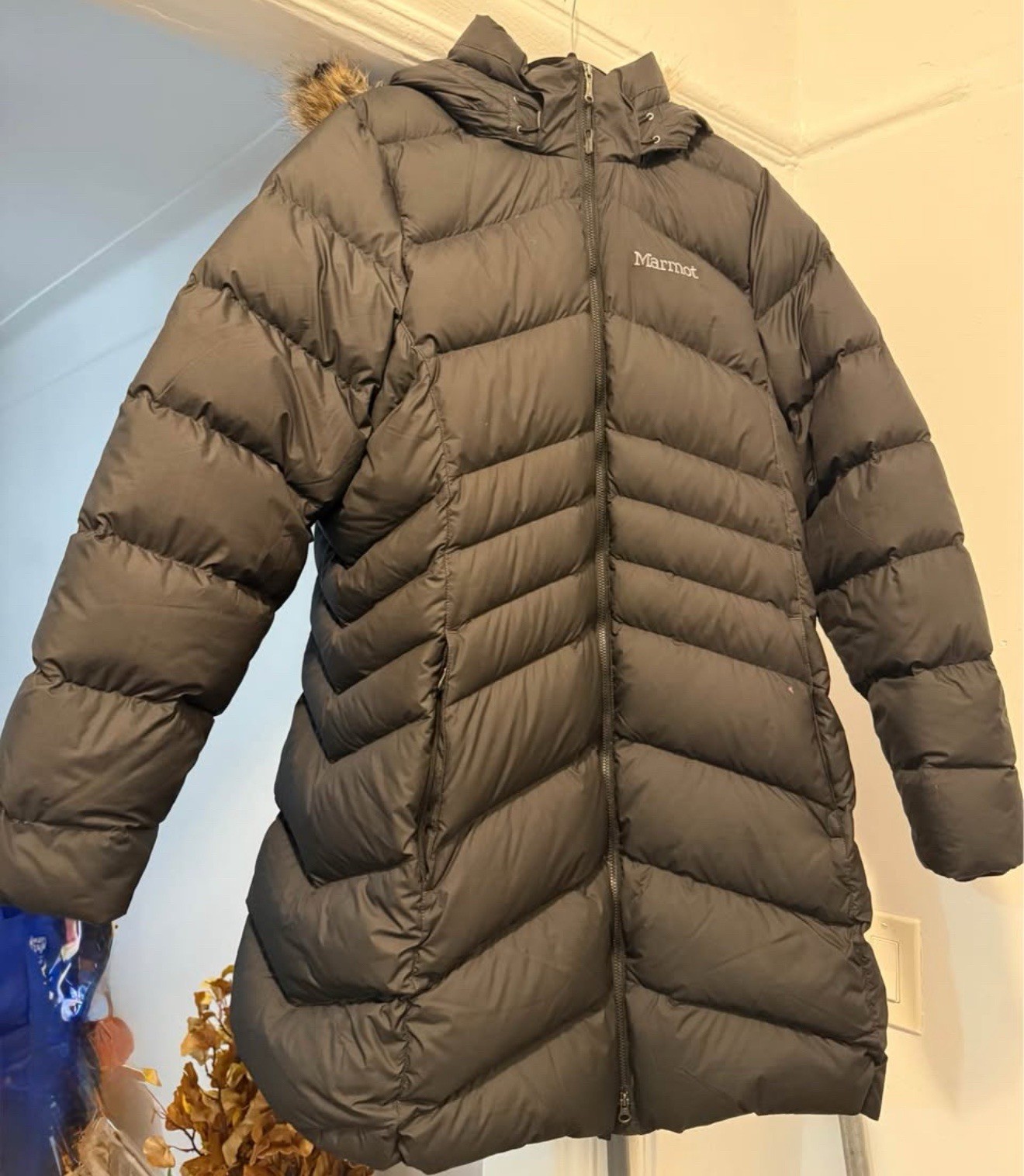Marmot Women’s Black Down Insulated Hooded Full Zip Mid-Length Parka Coat