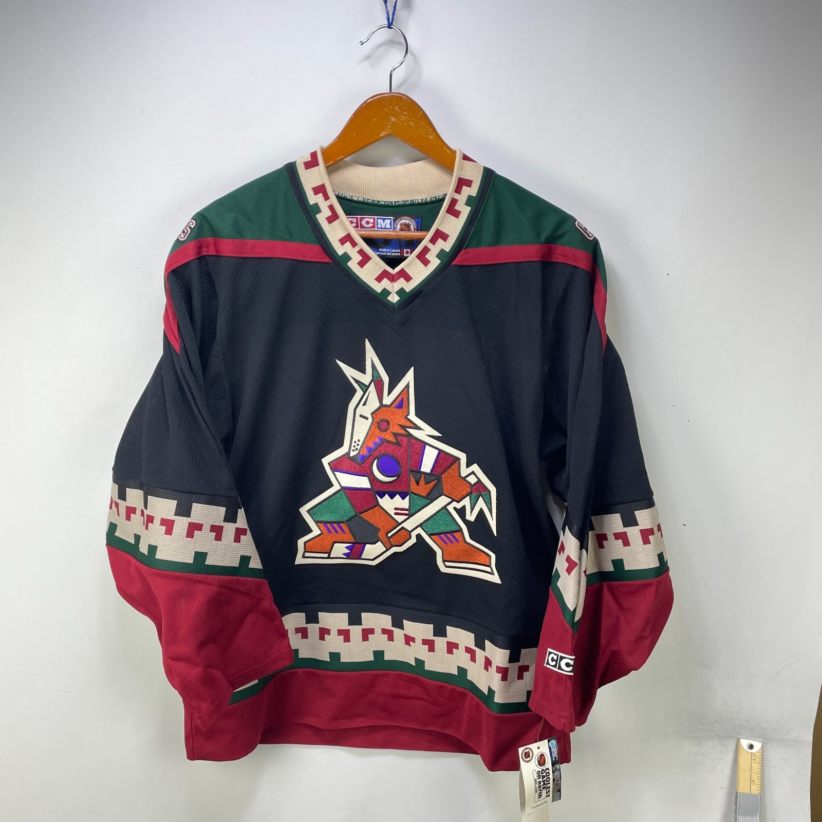 Vintage Phoenix Coyotes CCM Kachina NHL Hockey Jersey S Vintage Phoenix Coyotes CCM Kachina NHL Hockey Jersey S