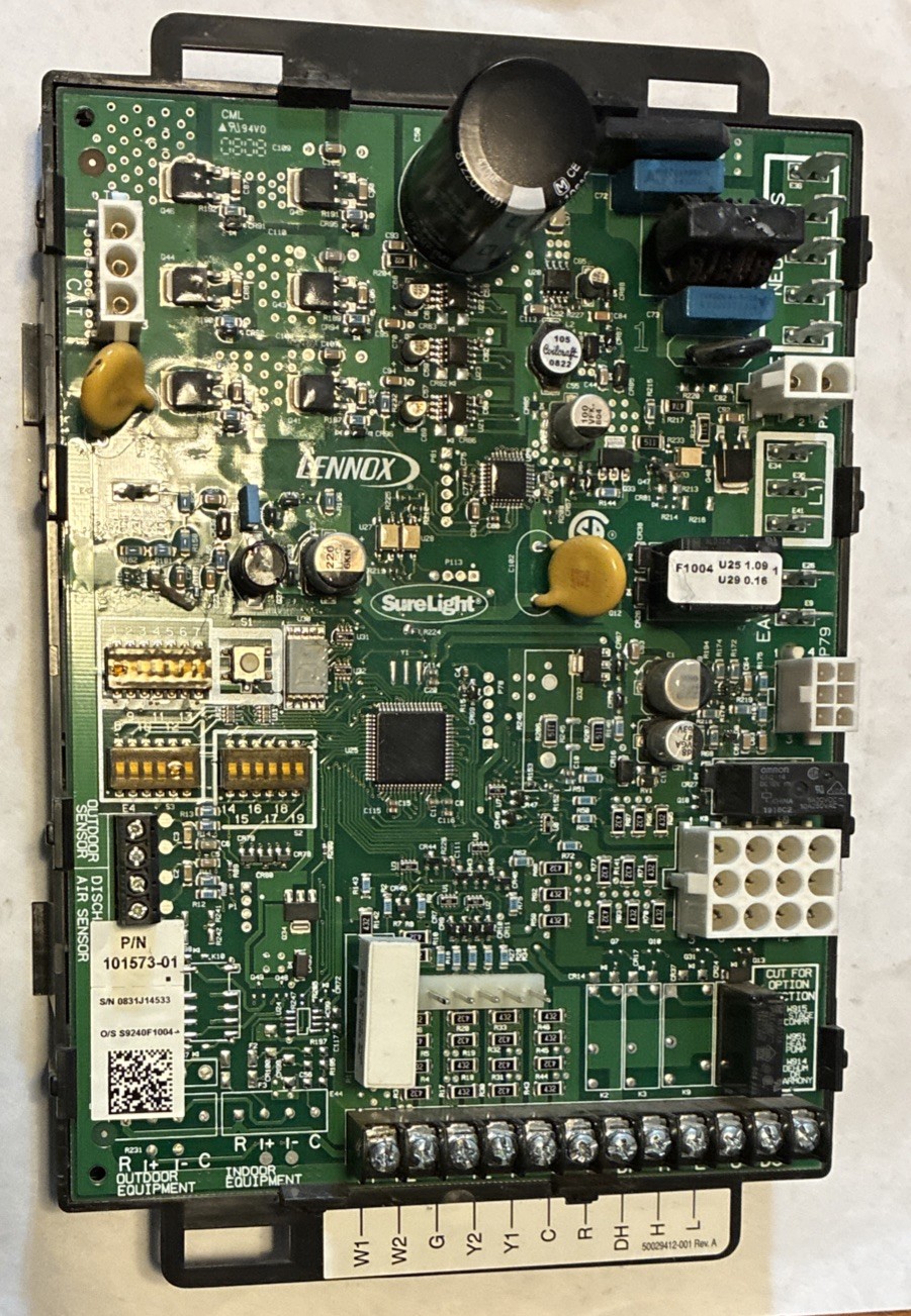 Lennox SureLight 101573-01 / S9240F1004 Furnace Control Circuit Board TESTED Lennox SureLight 101573-01 / S9240F1004 Furnace Control Circuit Board TESTED