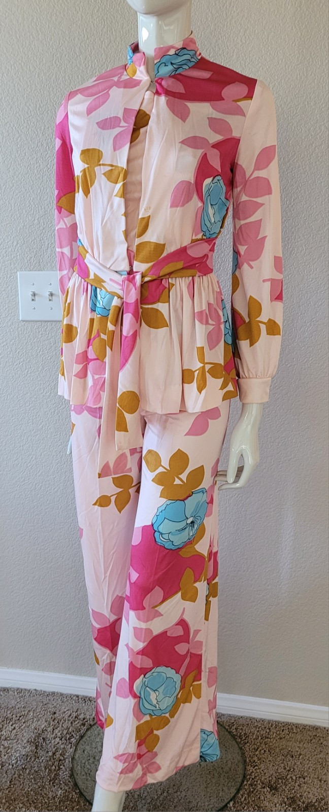 VTG Leslie J 3 pc set Psychedelic Pink Print Blue Floral flare pant groovy mod