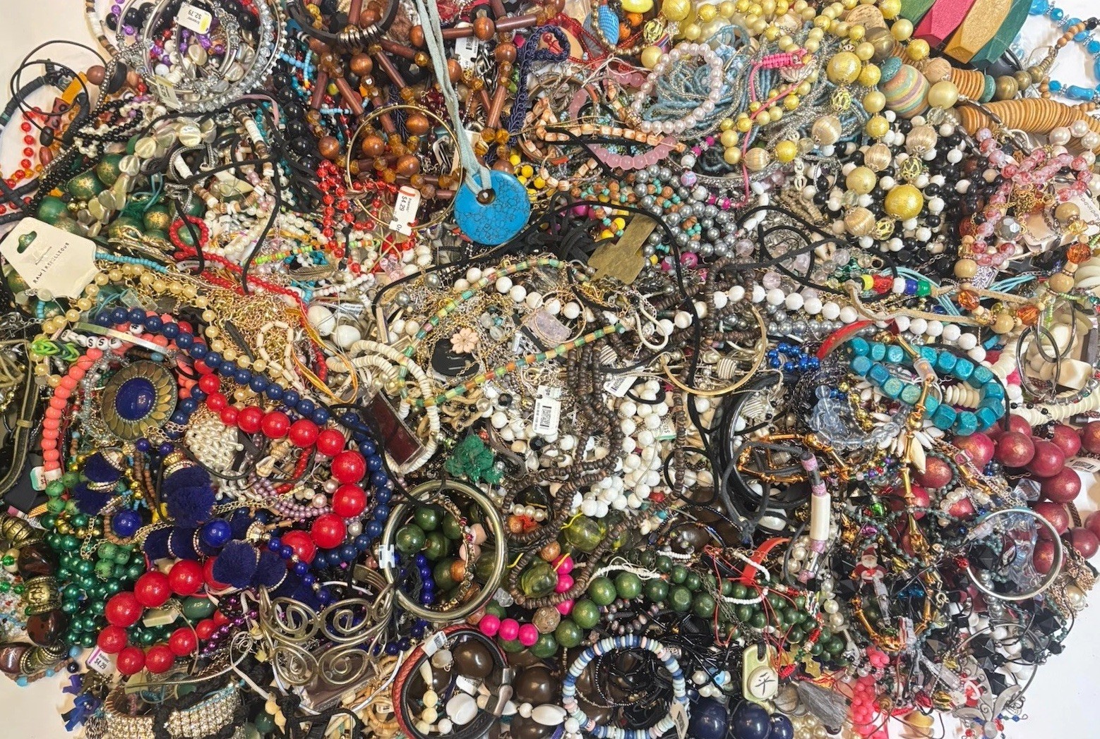 20 Lb Jewelry Lot Estate Vintage To Now Craft, Repair Some Wearable 20 Lb Jewelry Lot Estate Vintage To Now Craft, Repair Some Wearable