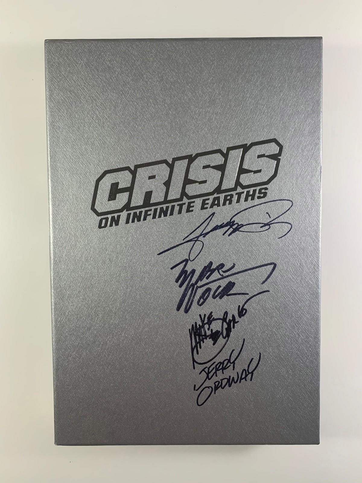 Crisis on Infinite Earths Slipcased Hardcover (Dynamic Forces) - SIGNED Crisis on Infinite Earths Slipcased Hardcover (Dynamic Forces) - SIGNED