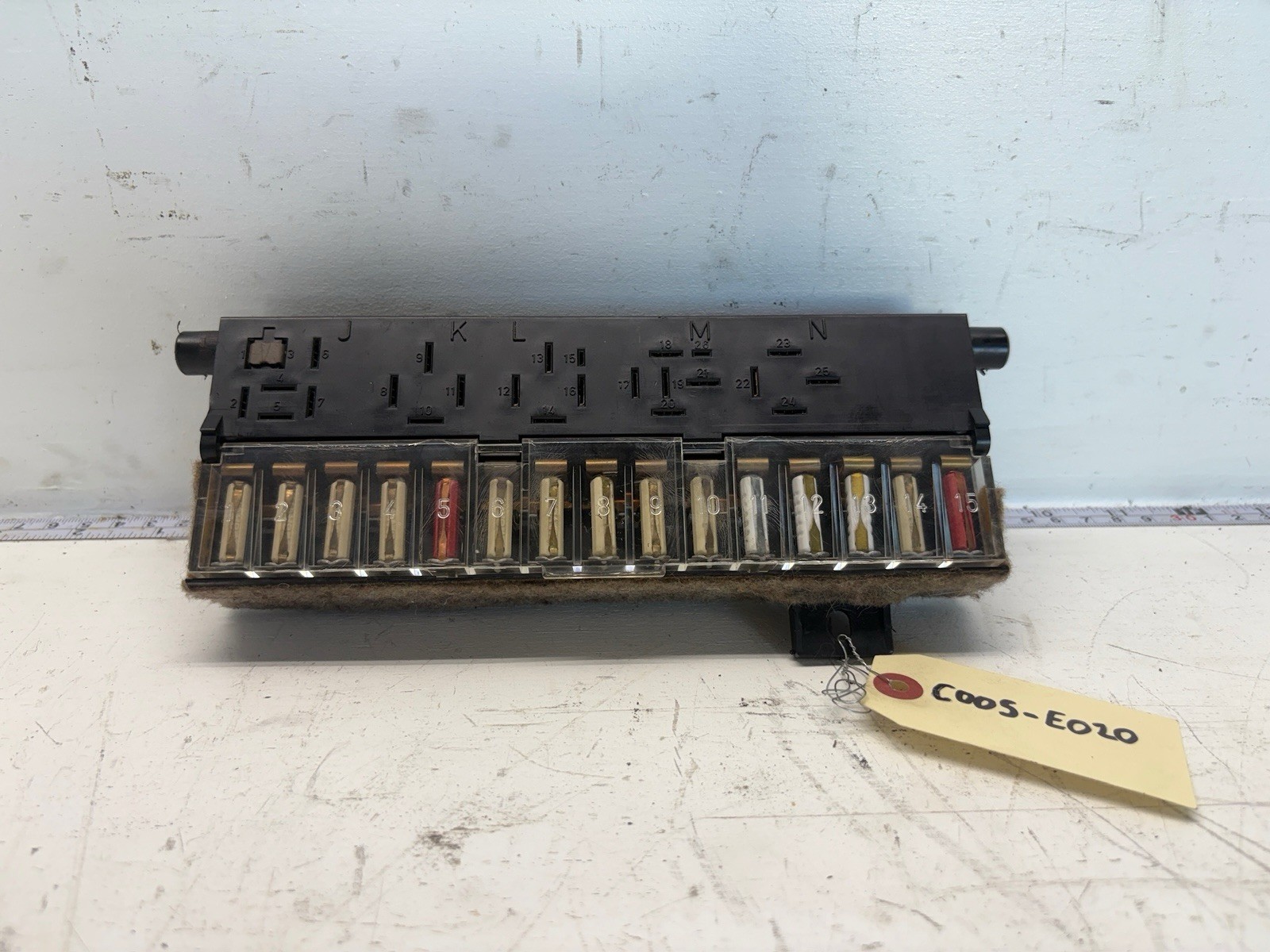 1983-1985 Porsche 944 Fuse Panel Relay Board Assembly