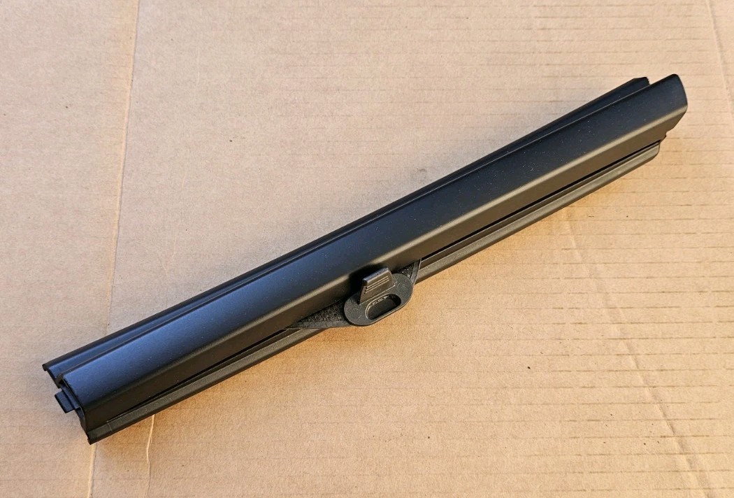 BMW E38 RH Rear Quarter Window Blind Shade / Working / Not Repaired 740il 750il