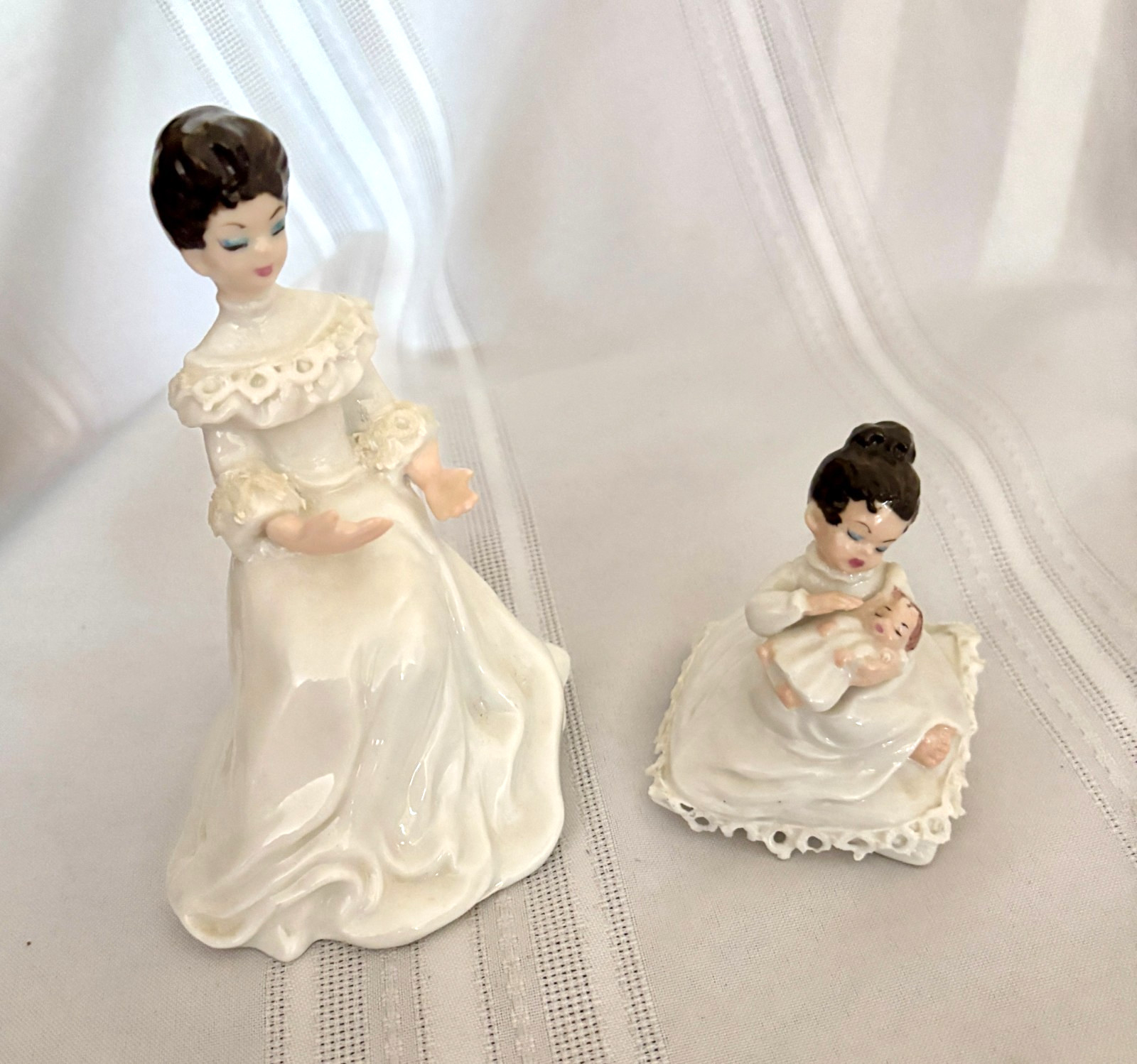 Vintage Pair Mother & Daughter Porcelain Ceramic Figurines