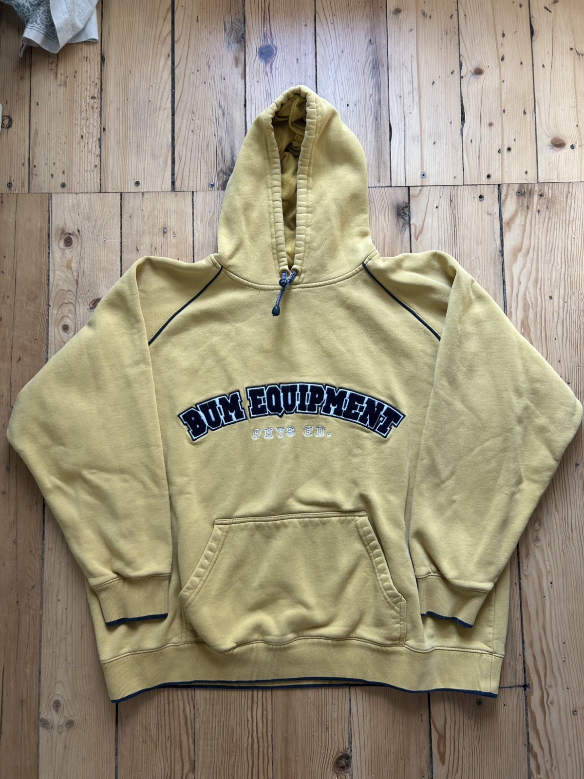 Vintage B.U.M. EQUIPMENT Black Sweatshirt Men’s Size Large Sweater Vintage B.U.M. EQUIPMENT Black Sweatshirt Men’s Size Large Sweater