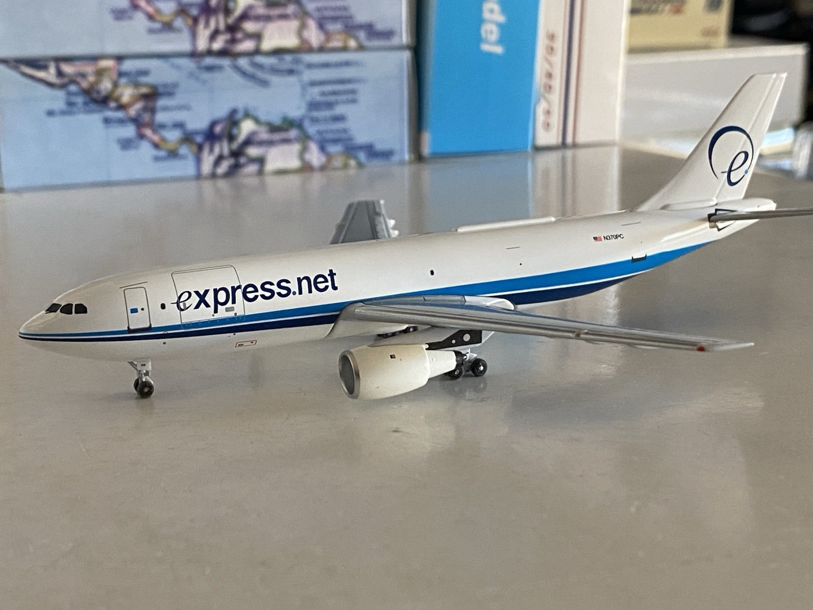 Aeroclassics Express.net Airlines Airbus A300B4 1:400 N370PC ACN370PC