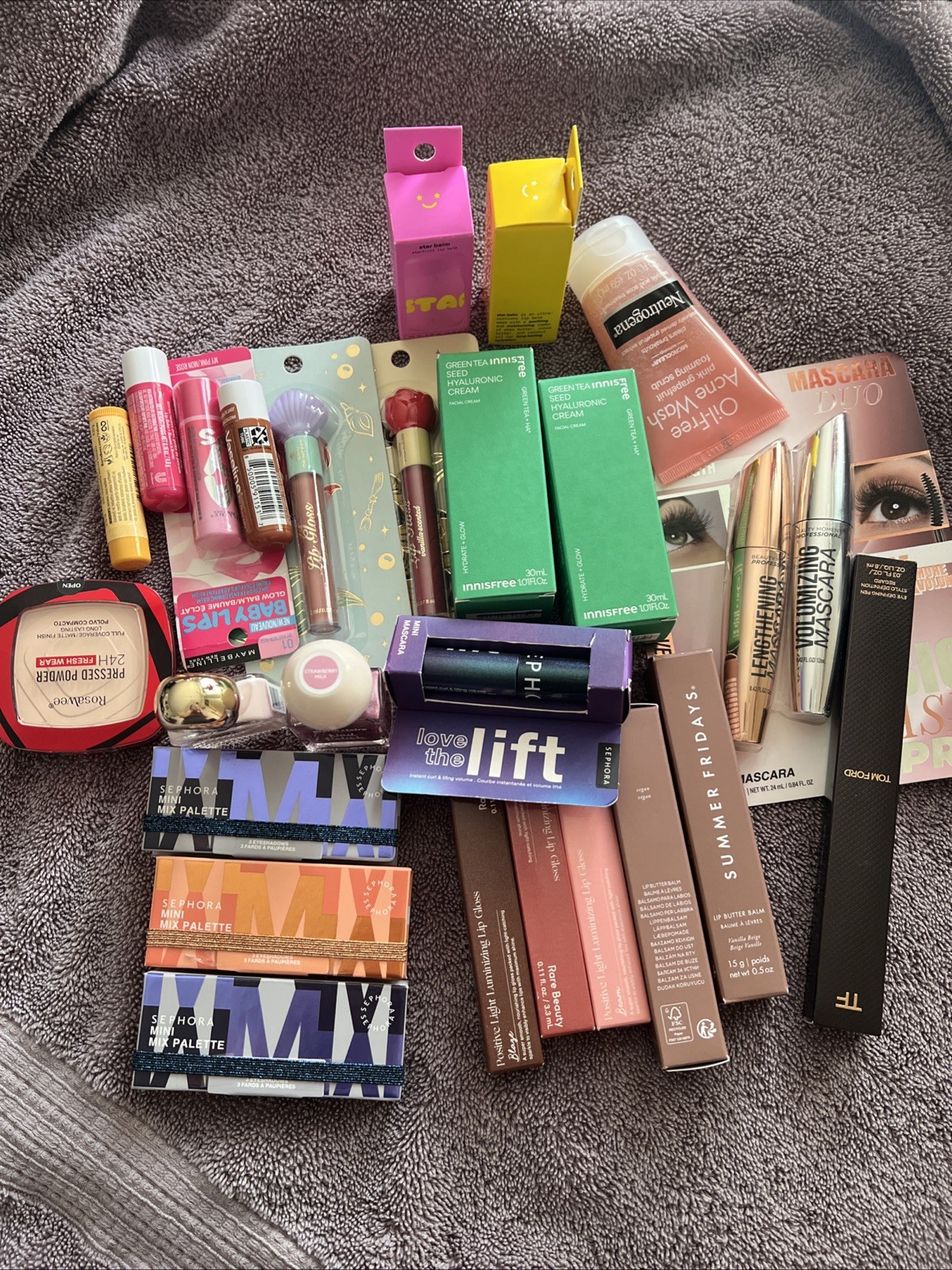 wholesale mixed cosmetics makeup lot