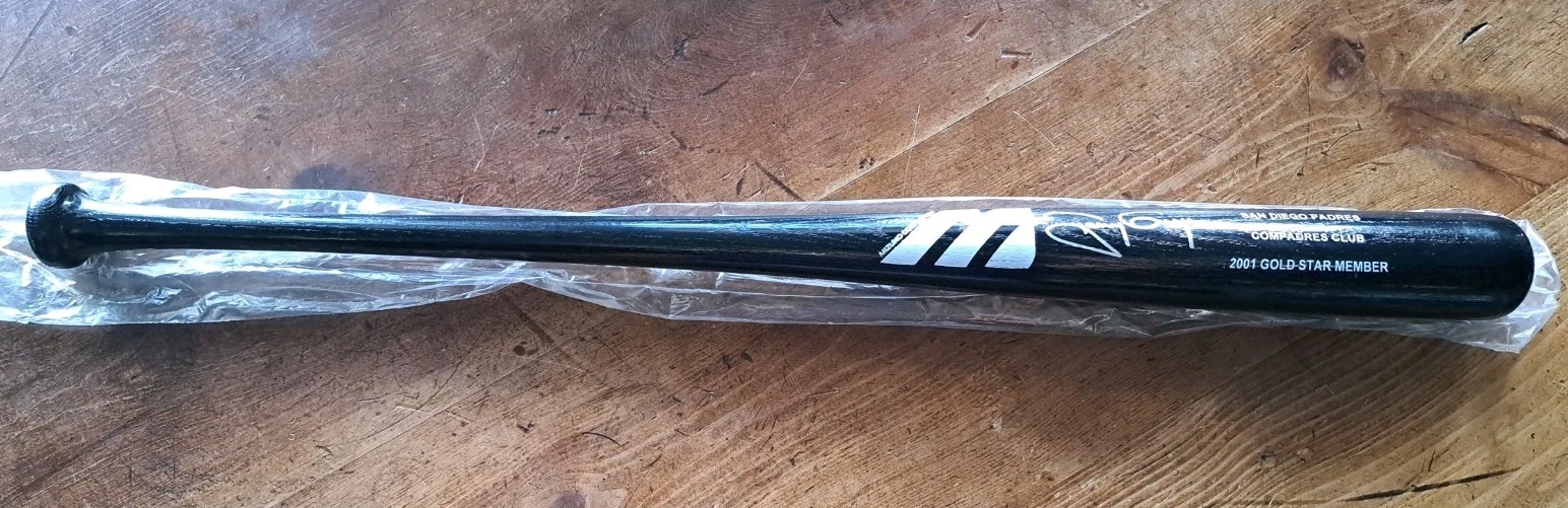 Vintage 2001 MLB Tony Gwynn Signed Bat Compadres Club Gold Star Member Vintage 2001 MLB Tony Gwynn Signed Bat Compadres Club Gold Star Member