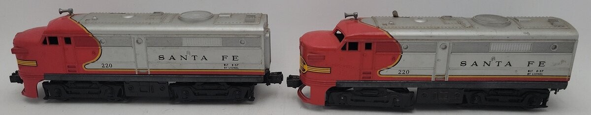 Lionel 220 Vintage O Santa Fe AA Diesel Locomotive Set