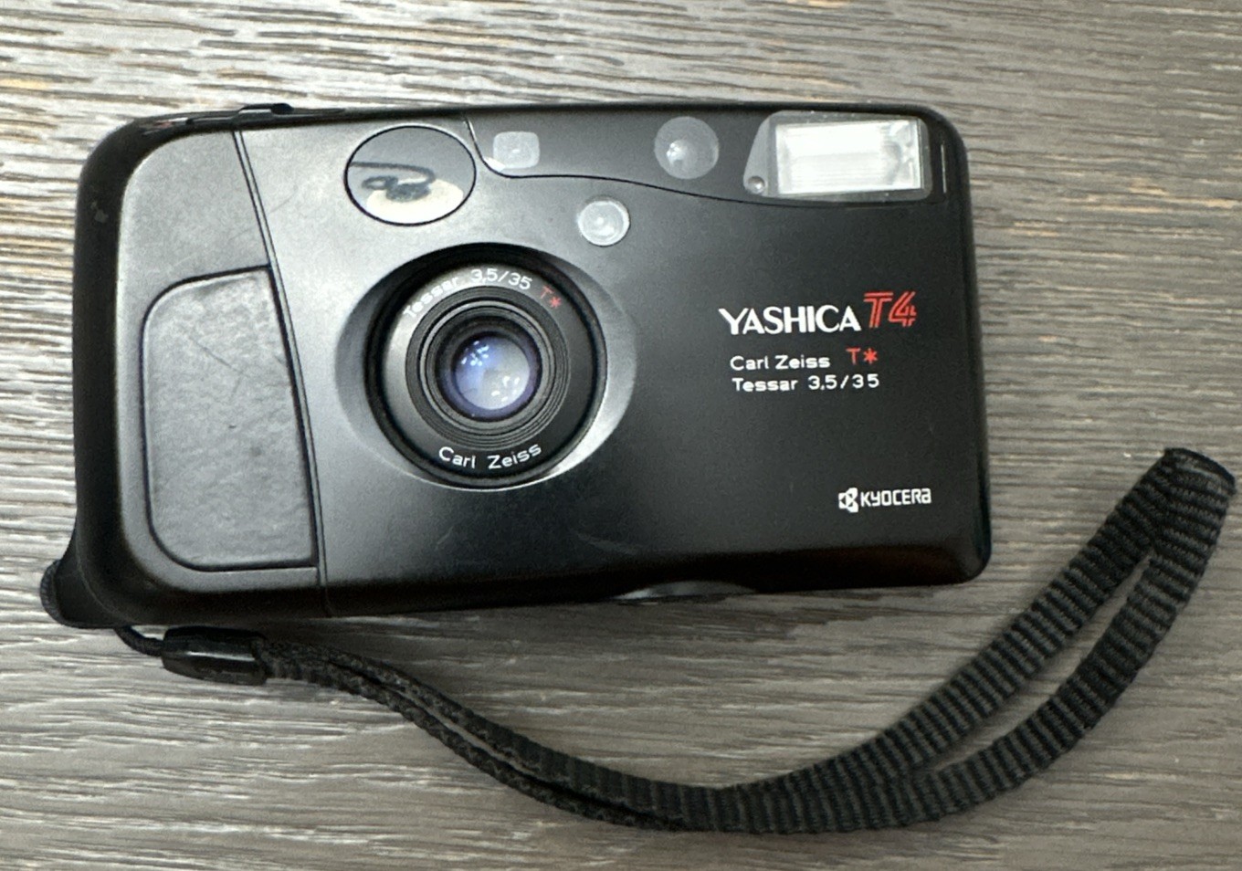 Vintage Kyocera Yashica T4 T* F3.5 35mm Zeiss Lens Compact Film Camera Works