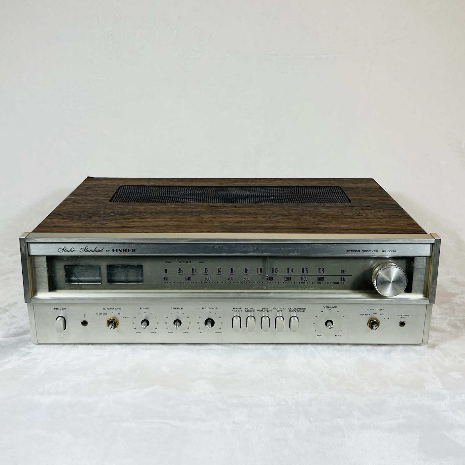 Vintage Fisher Studio Standard Stereo Receiver RS-1052 Tested Working - No Knobs Vintage Fisher Studio Standard Stereo Receiver RS-1052 Tested Working - No Knobs