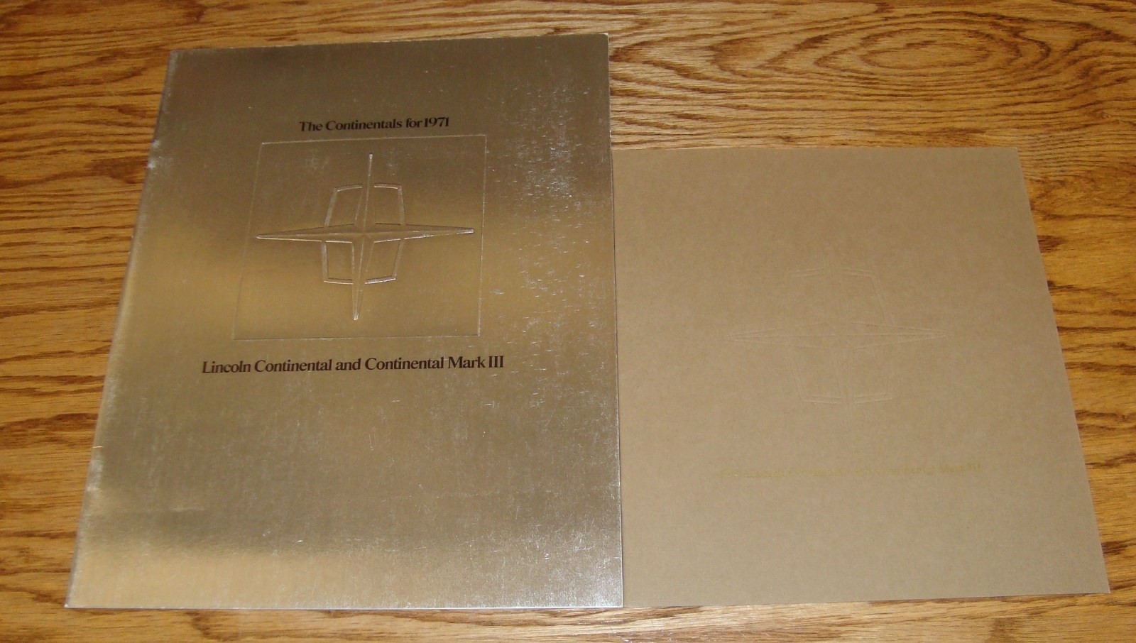 Original 1970 and 1971 Lincoln Continental & Mark III Sales Brochure Lot of 2 