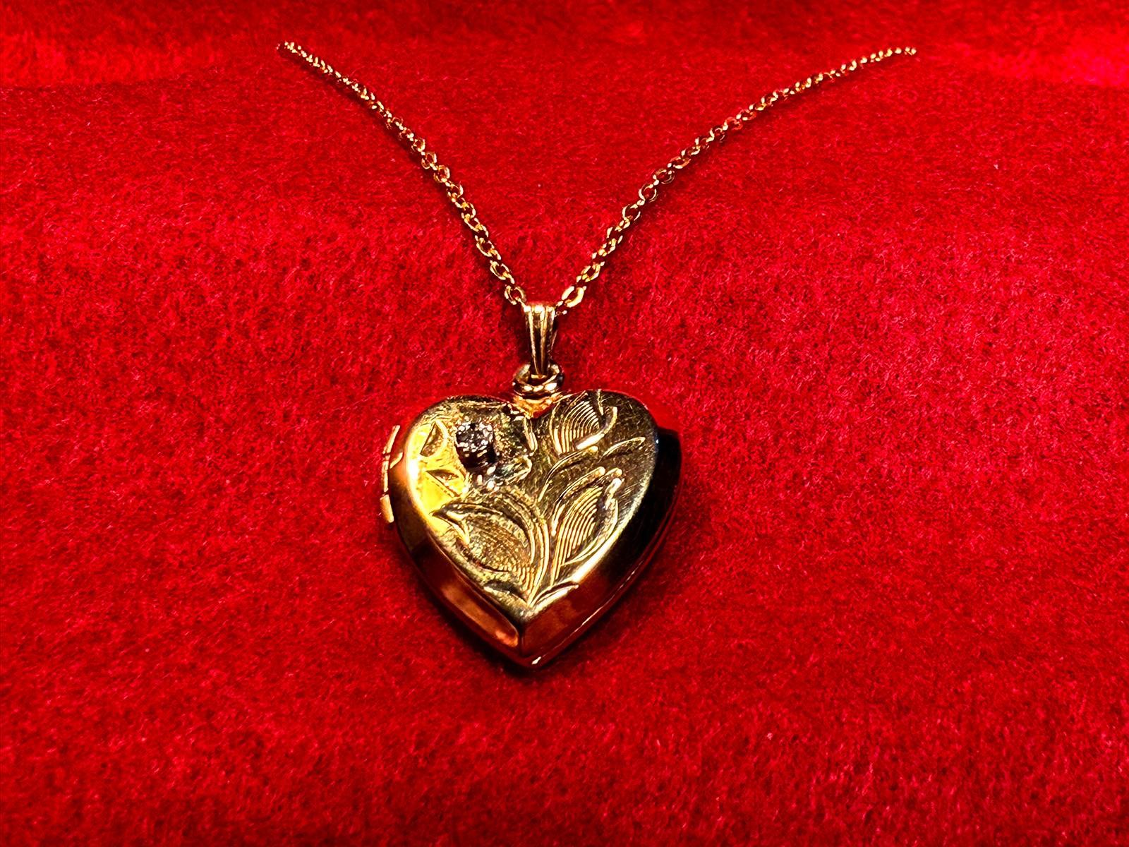 Vintage Gold Filled Locket 1/20 12kt GF Nakagawa Corp Japan Gold Locket on Chain
