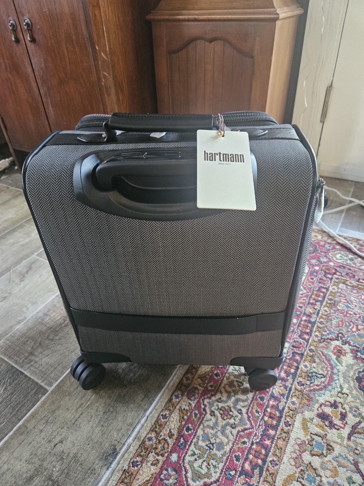 Hartmann Herringbone Deluxe Underseater NWT Retail $360