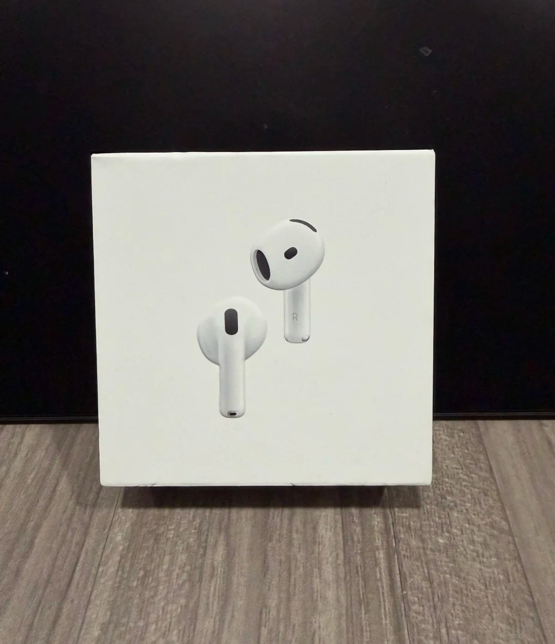 Sealed Apple 4th Generation Wireless In-Ear Headset Active Noise Cancellation