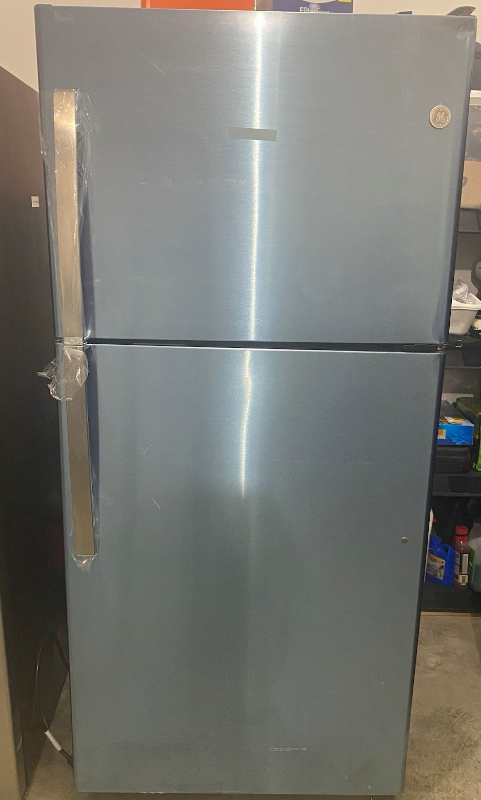 GE Top-Freezer 2-Door Stainless Silver Frost-Free Refrigerator