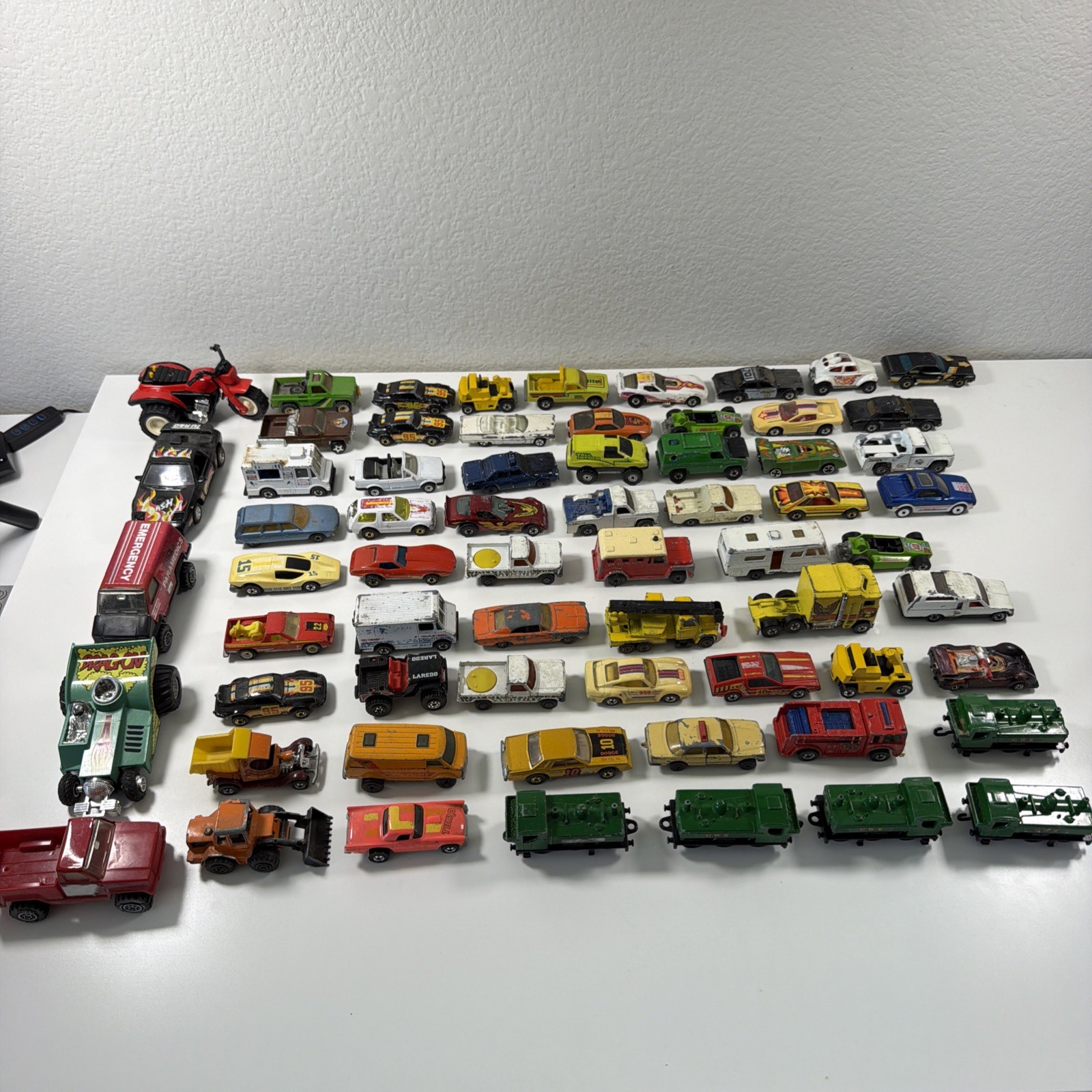Huge Lot Of 65 1970s-80s Hot Wheels Toy Cars Matchbox Tonka