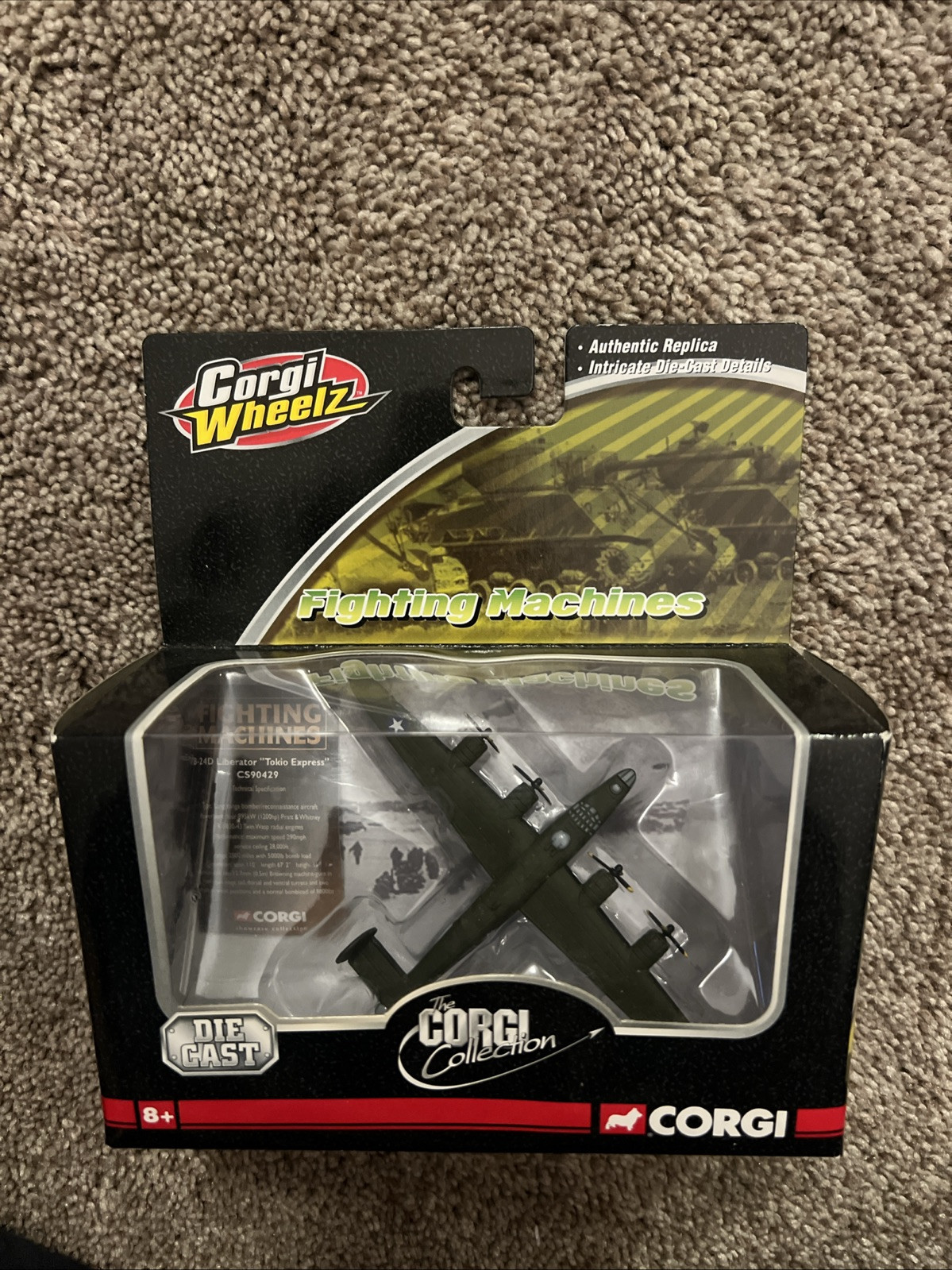 CORGI WHEELZ FIGHTING MACHINES B-24D LIBERATOR \ CORGI WHEELZ FIGHTING MACHINES B-24D LIBERATOR \