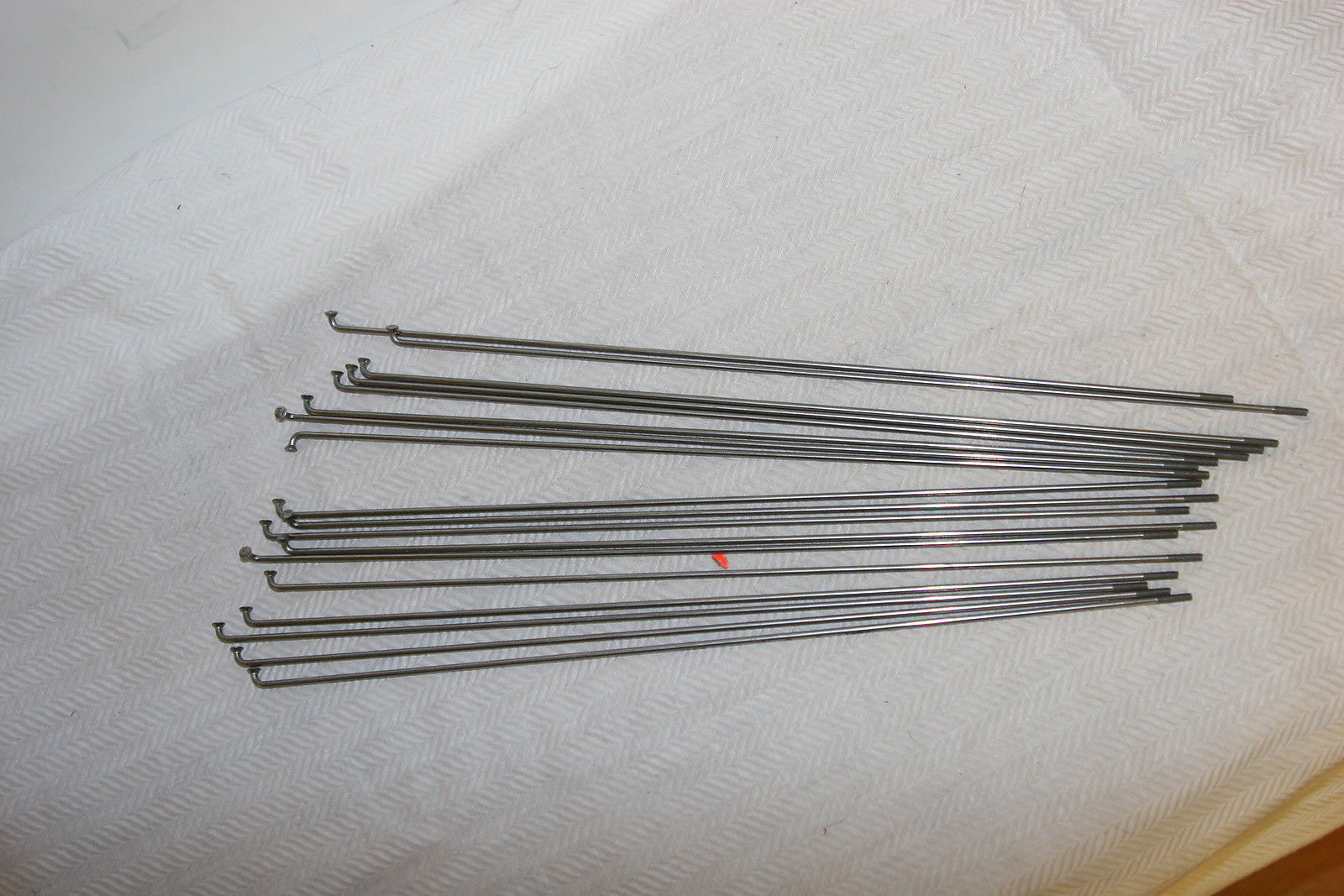 Stainless Steel Bicycle Spokes Silver 199mm x 14G/2.0mm & Brass Nipple18 ct S66 Stainless Steel Bicycle Spokes Silver 199mm x 14G/2.0mm & Brass Nipple18 ct S66