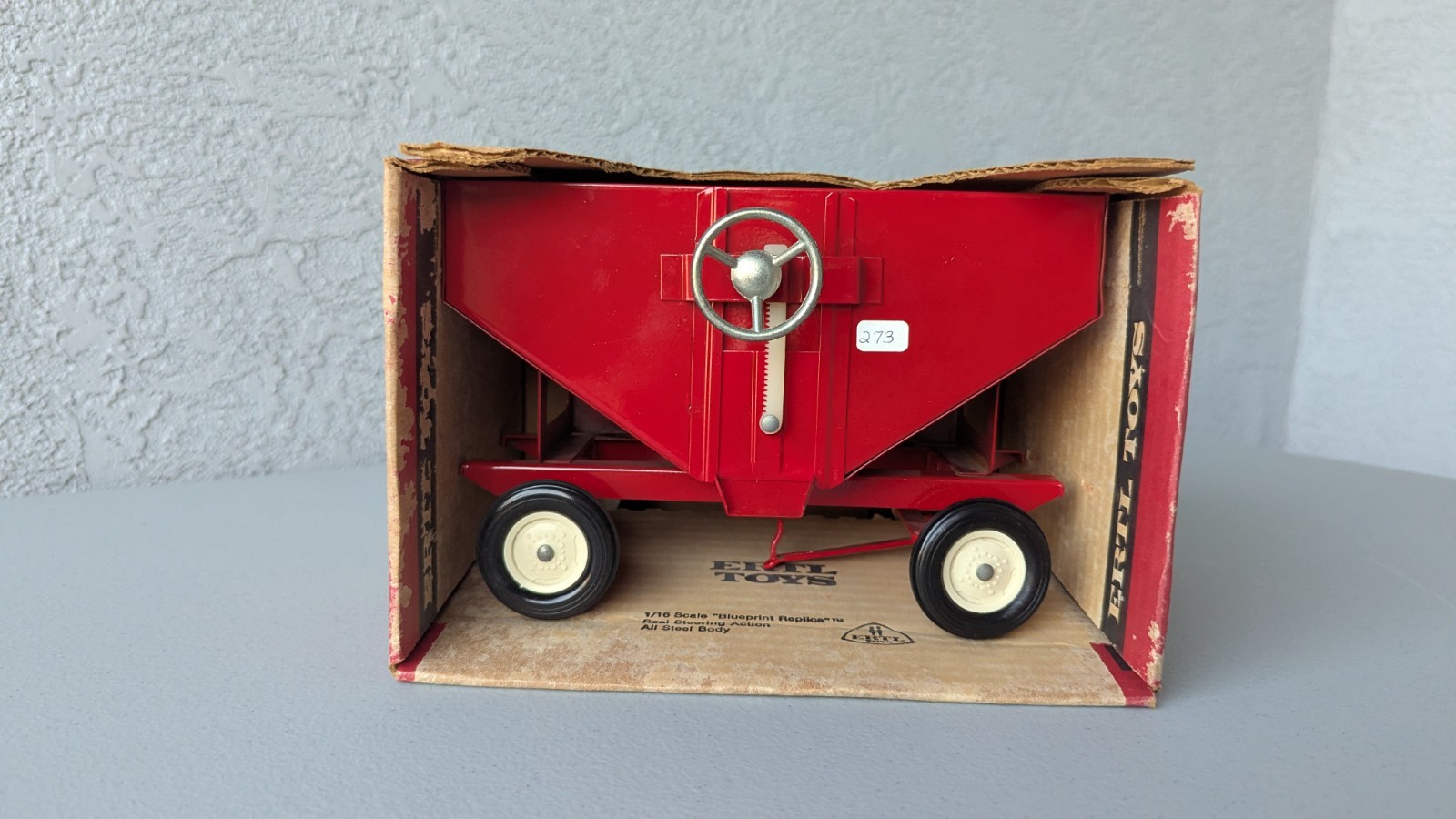 Vintage Ertl International Gravity Feel Wagon Steel Red 1/16 #350 60s