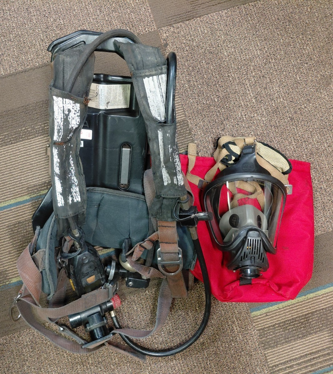 MSA 4500 Ultralite Frame SCBA with Ultra Elite (Med) Mask. #2 MSA 4500 Ultralite Frame SCBA with Ultra Elite (Med) Mask. #2
