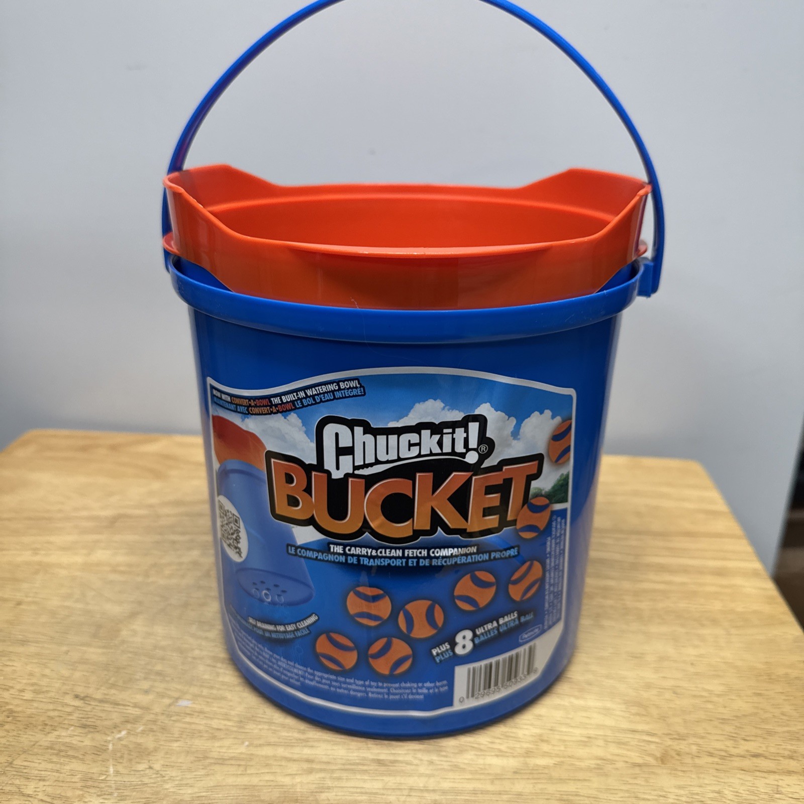 Chuckit|Ultra Ball Dog Toy with Chuckit Cleaning Bucket| Medium |8 Balls-(252)
