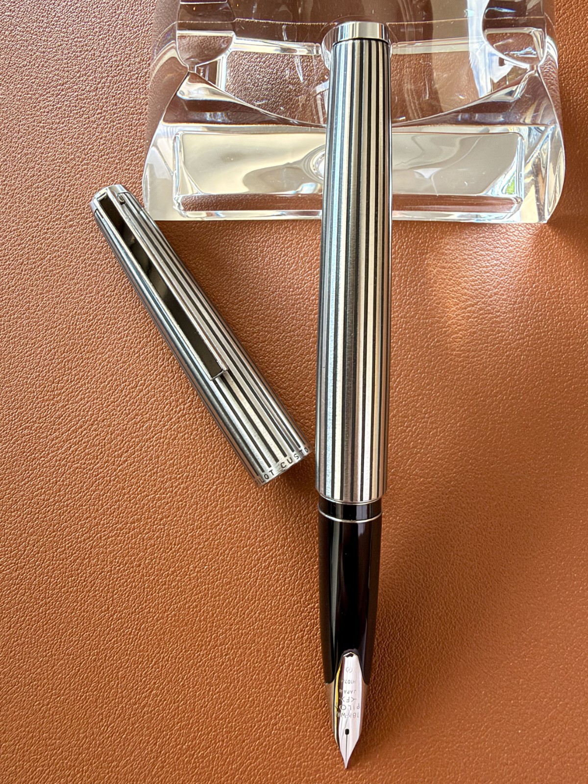 Pilot Custom 18K-WG Fountain Pen H1074 1974 Vintage, F Nib, Silver Stripe Barrel