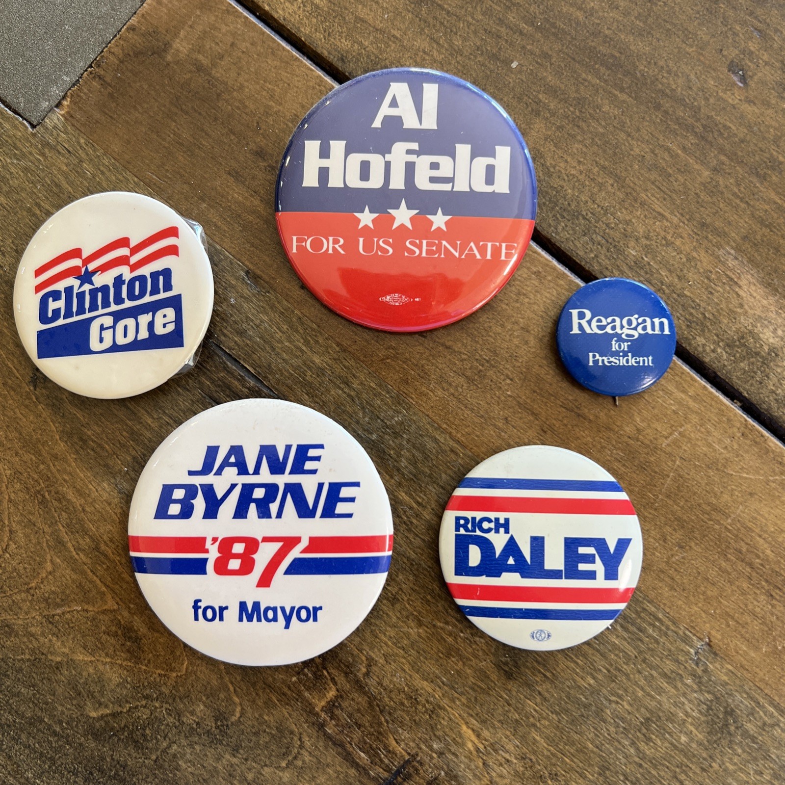 Vintage Political Campaign Button Lot Reagan Daley Byrne Clinton/ Gore Hofeld