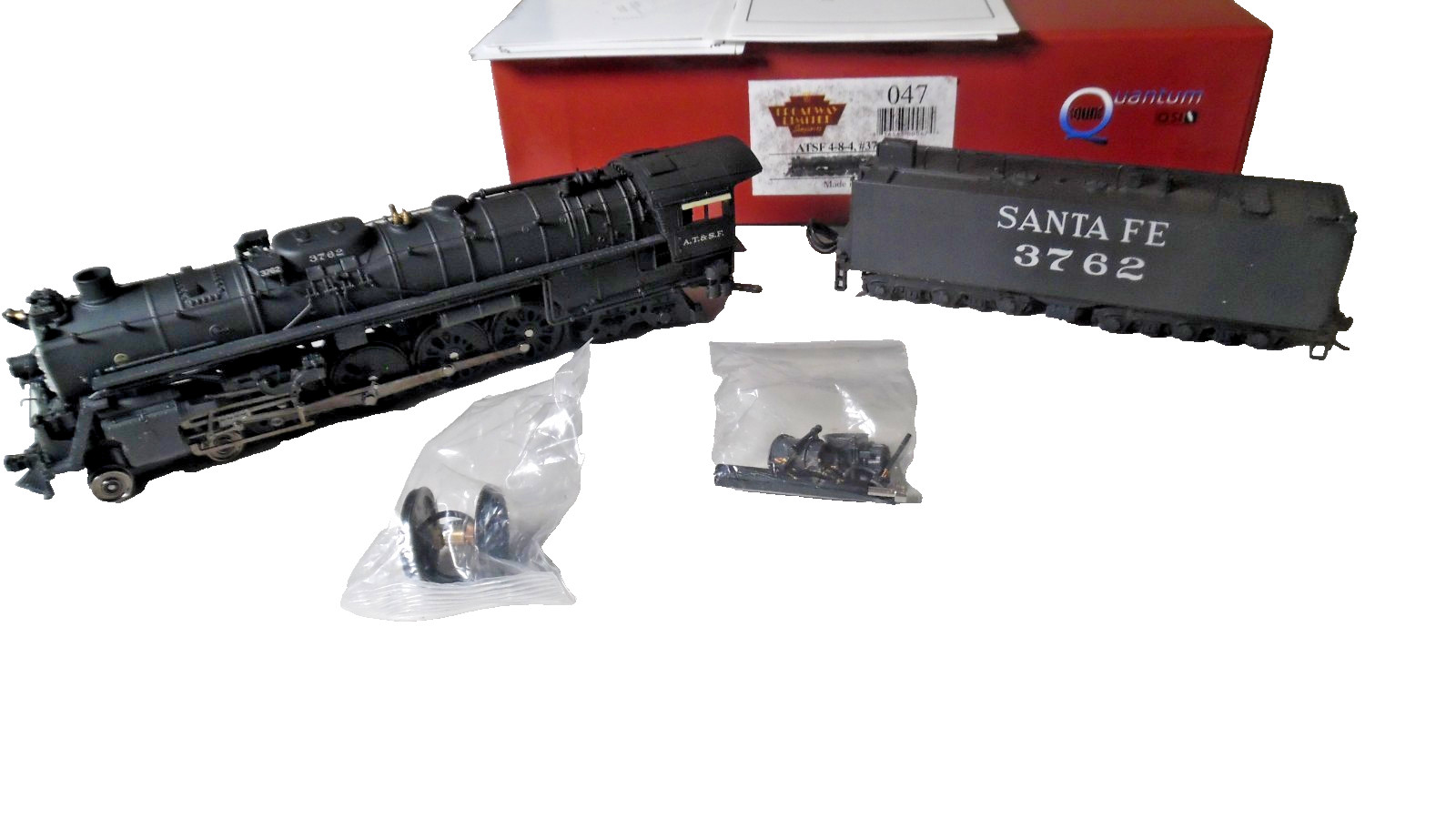 Broadway limited 047 Santa fe (AT&SF) 4-8-4 Northern 3762 DCC/Sound NIB Broadway limited 047 Santa fe (AT&SF) 4-8-4 Northern 3762 DCC/Sound NIB
