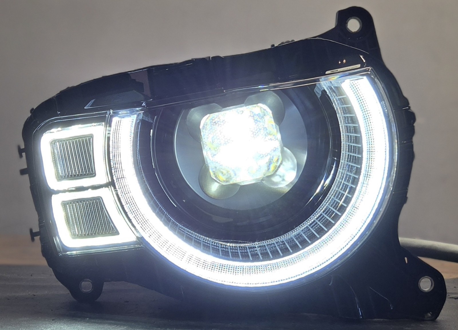 Mint Tested OEM 2020-2026 Land Rover Defender Right Side Matrix LED Headlight