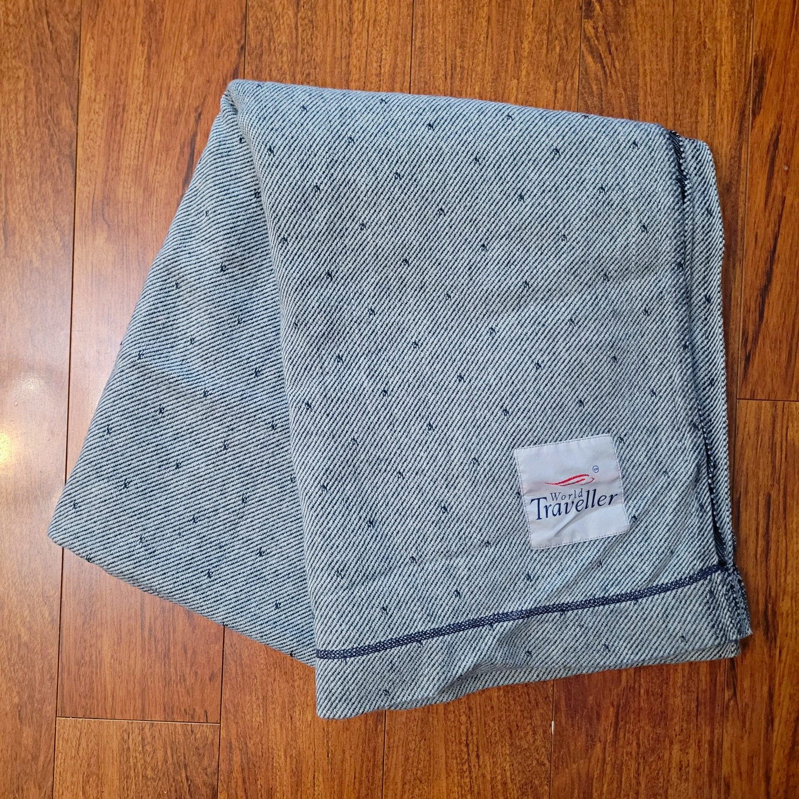 BRITISH AIRWAYS World Traveler airline cabin blanket BRITISH AIRWAYS World Traveler airline cabin blanket