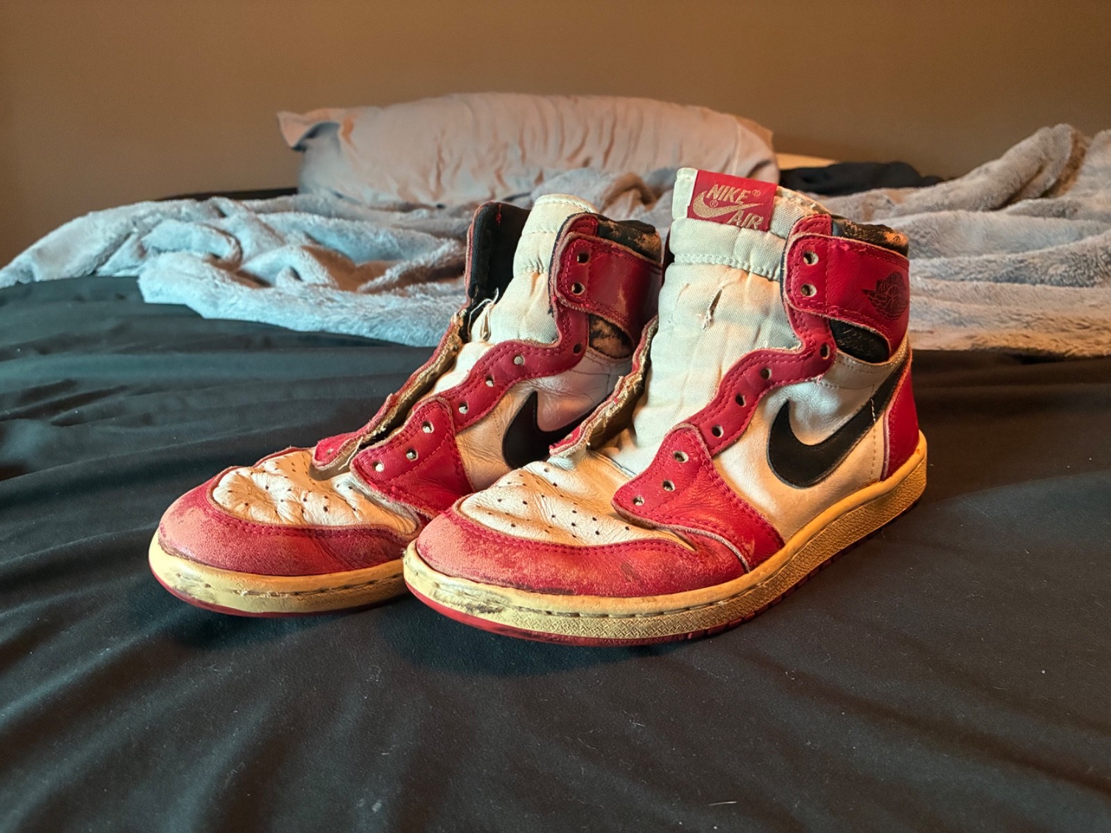 1985 OG Air Jordan 1 High Chicago Size 8 (850406 TY1) - Vintage / As-Is