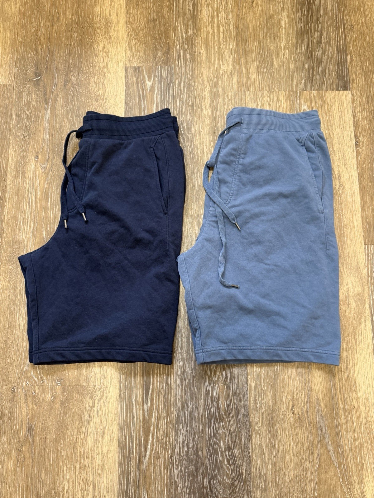 Men’s Drawstring Sweatshorts, New, Size Medium, Lot Of 2, Casual Shorts Men’s Drawstring Sweatshorts, New, Size Medium, Lot Of 2, Casual Shorts