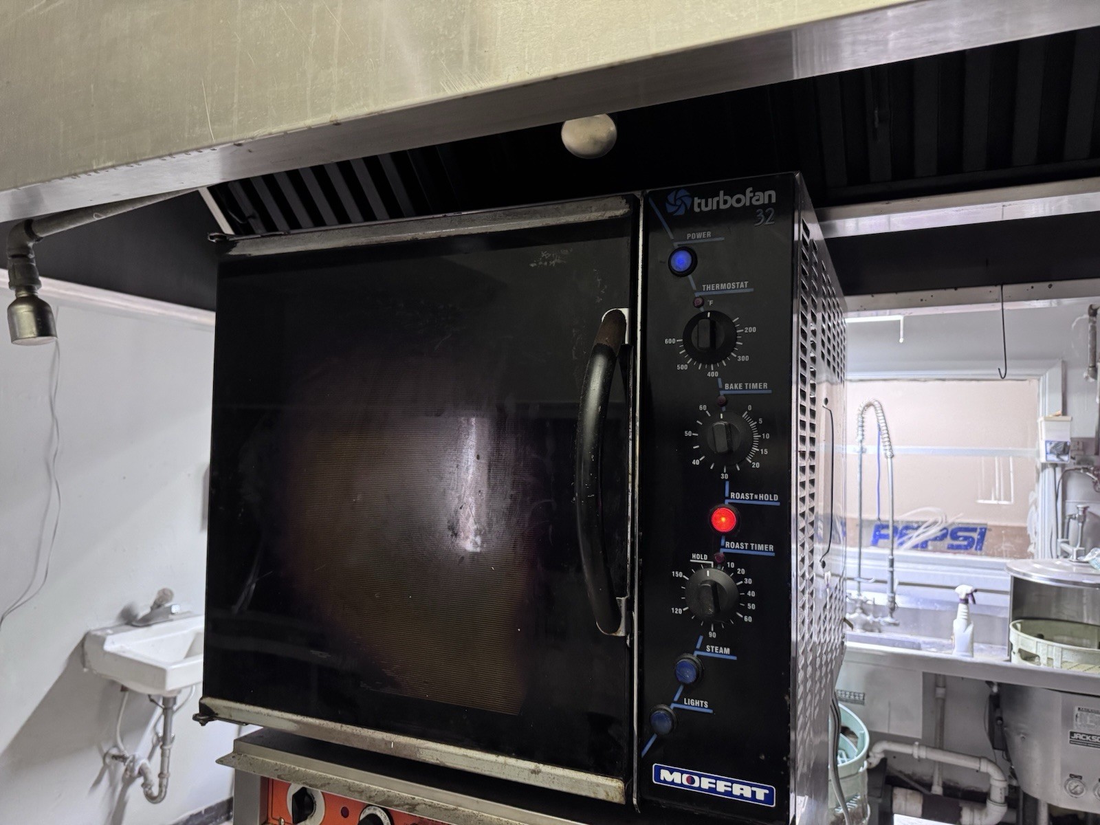 Moffat Turbofan 32 Commercial Convection Oven - Model E32 needs cleaning - Works