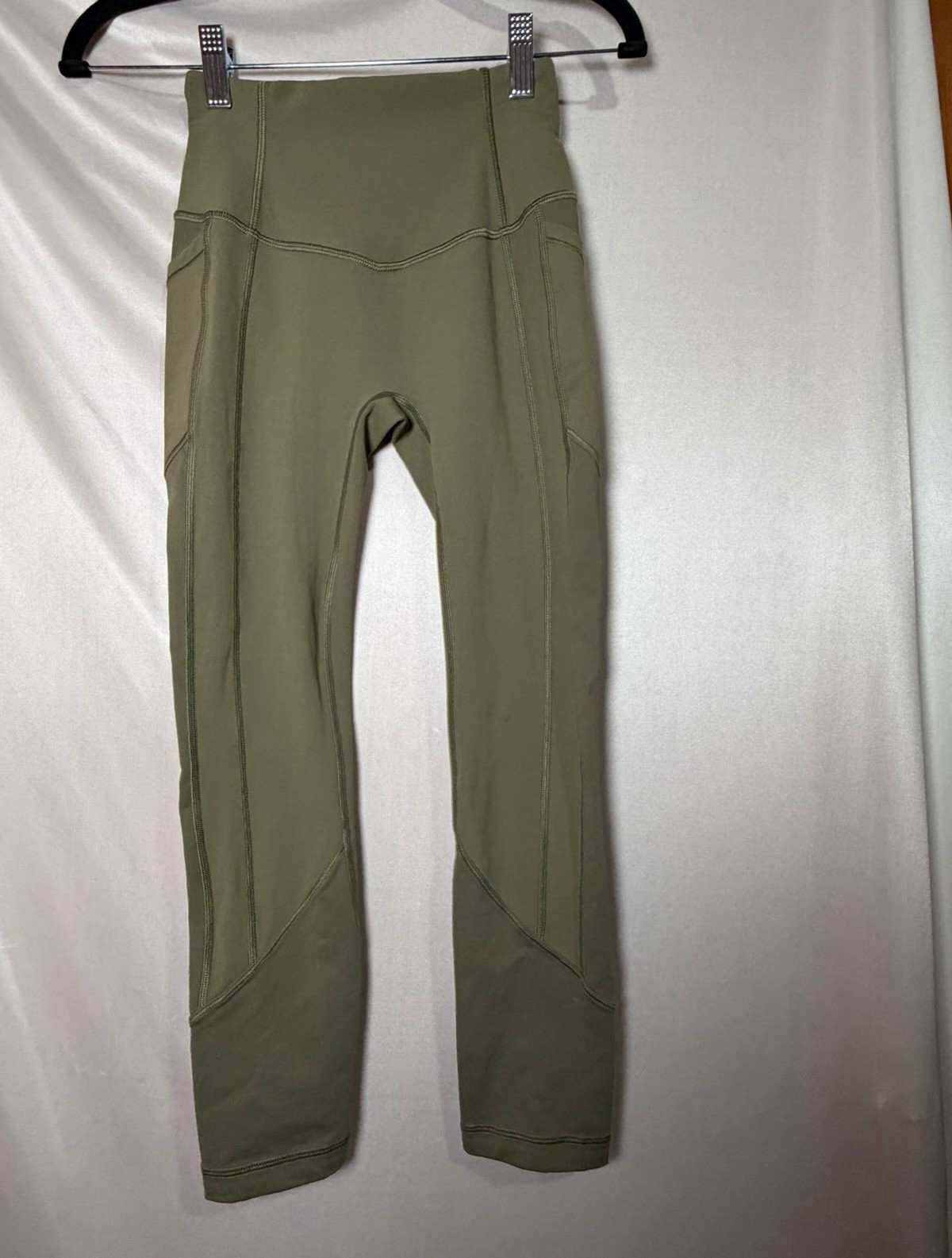 lululemon Women\'s Green Leggings Size 2 Ankle Pull-On Stretch Knit Yoga lululemon Women\'s Green Leggings Size 2 Ankle Pull-On Stretch Knit Yoga