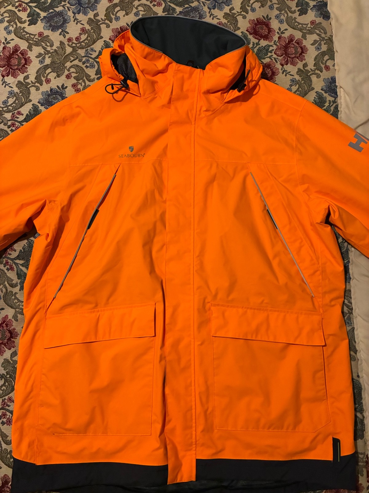 🌊 BRAND NEW HELLY HANSEN PIER 4.0 — IGNITE ORANGE 🌊 Stand out on the water.