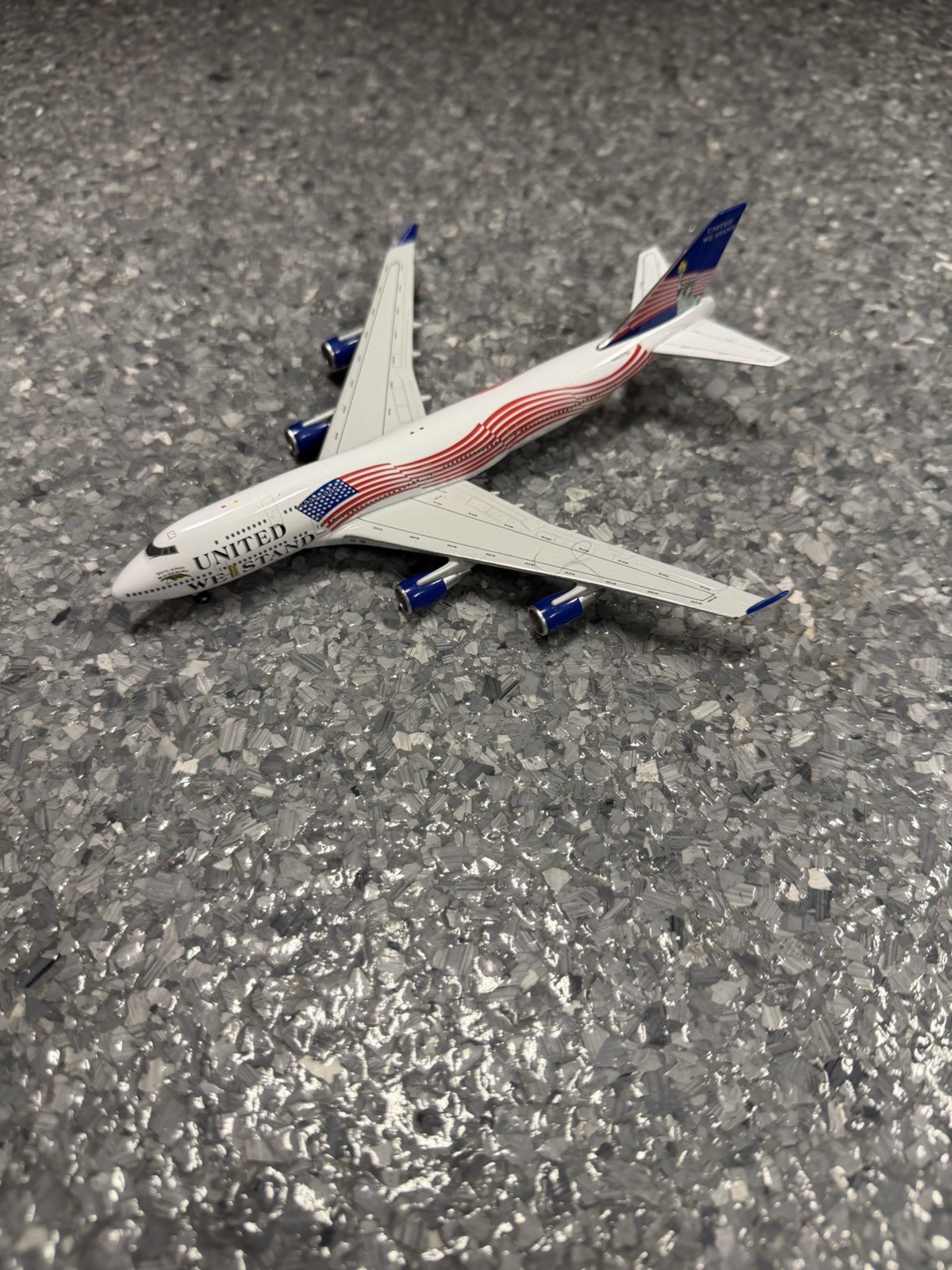 GeminiJets 1:400 Boeing 747-400 United We Stand Fantasy Livery No Box GeminiJets 1:400 Boeing 747-400 United We Stand Fantasy Livery No Box