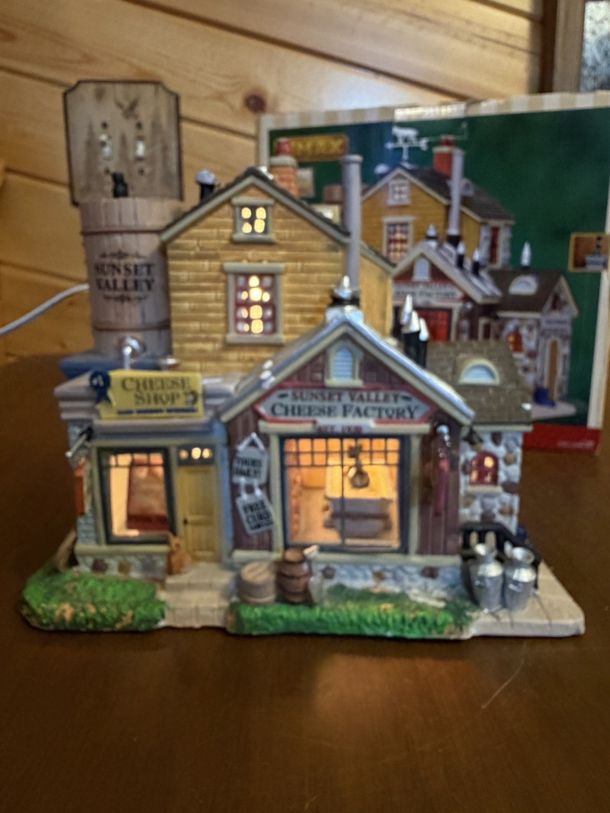 Lemax Sunset Valley Cheese Factory Shop Village House 2010 lighted Lemax Sunset Valley Cheese Factory Shop Village House 2010 lighted