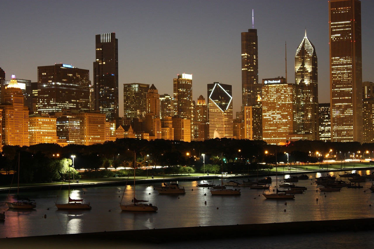 CHICAGO SKYLINE CITYSCAPE POSTER STYLE B 24x36 HI RES 9MIL PAPER