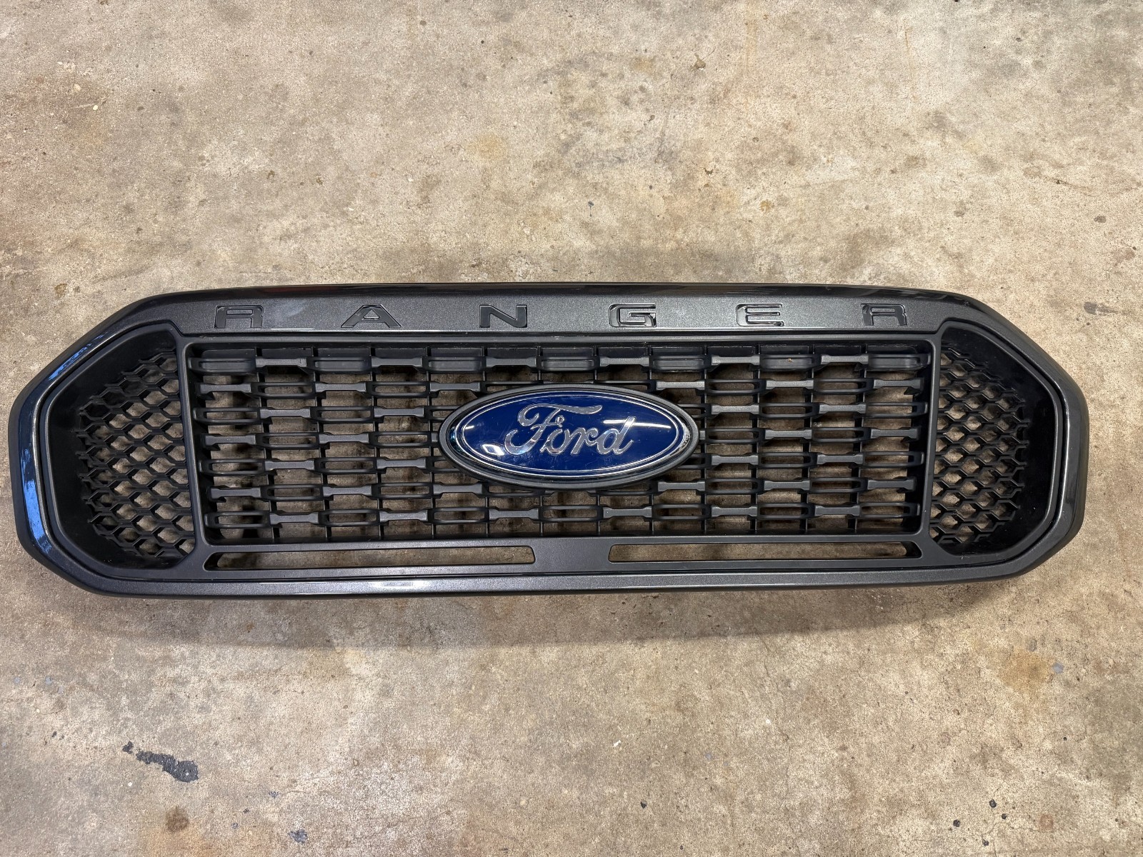 2019 2020 2021 2022 2023 Ford Ranger Grill Used Oem  KB3B8350A