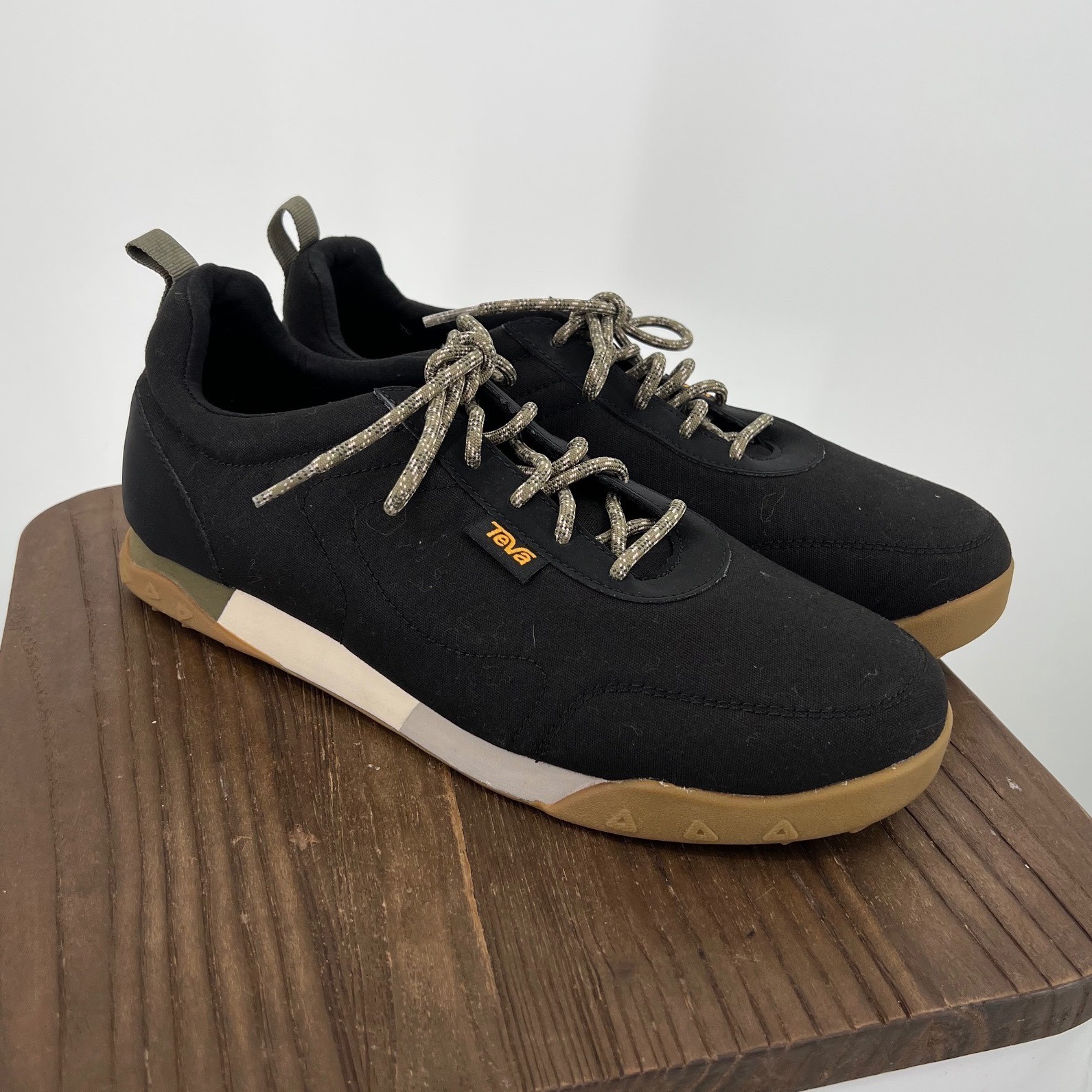 Teva Wyldland Retro Sneakers — Black/Olive, Size 7, NWOT Teva Wyldland Retro Sneakers — Black/Olive, Size 7, NWOT