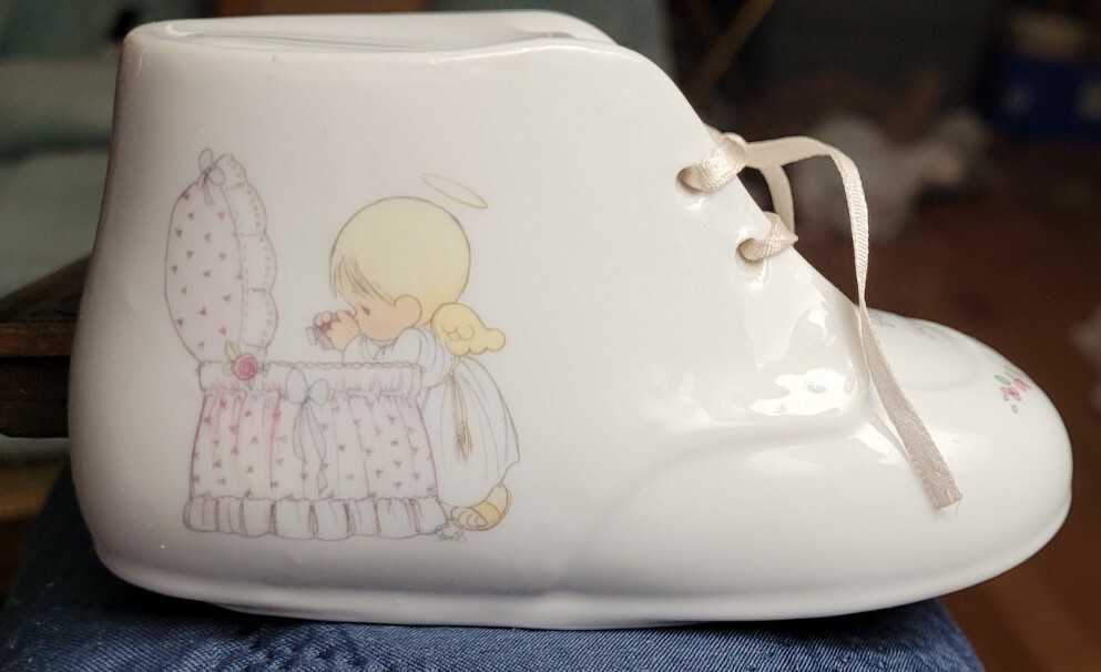 Vintage 1989 PRECIOUS MOMENTS HEAVEN BLESS YOU SHOE BANK FOR BABY GIRL Vintage 1989 PRECIOUS MOMENTS HEAVEN BLESS YOU SHOE BANK FOR BABY GIRL